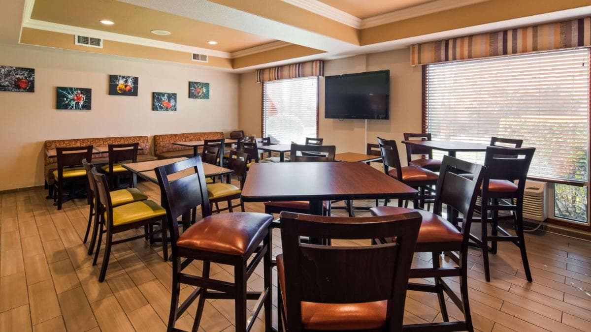 Best Western Airport Inn & Suites Oakland gallery photo in Oakland, CA — image 34