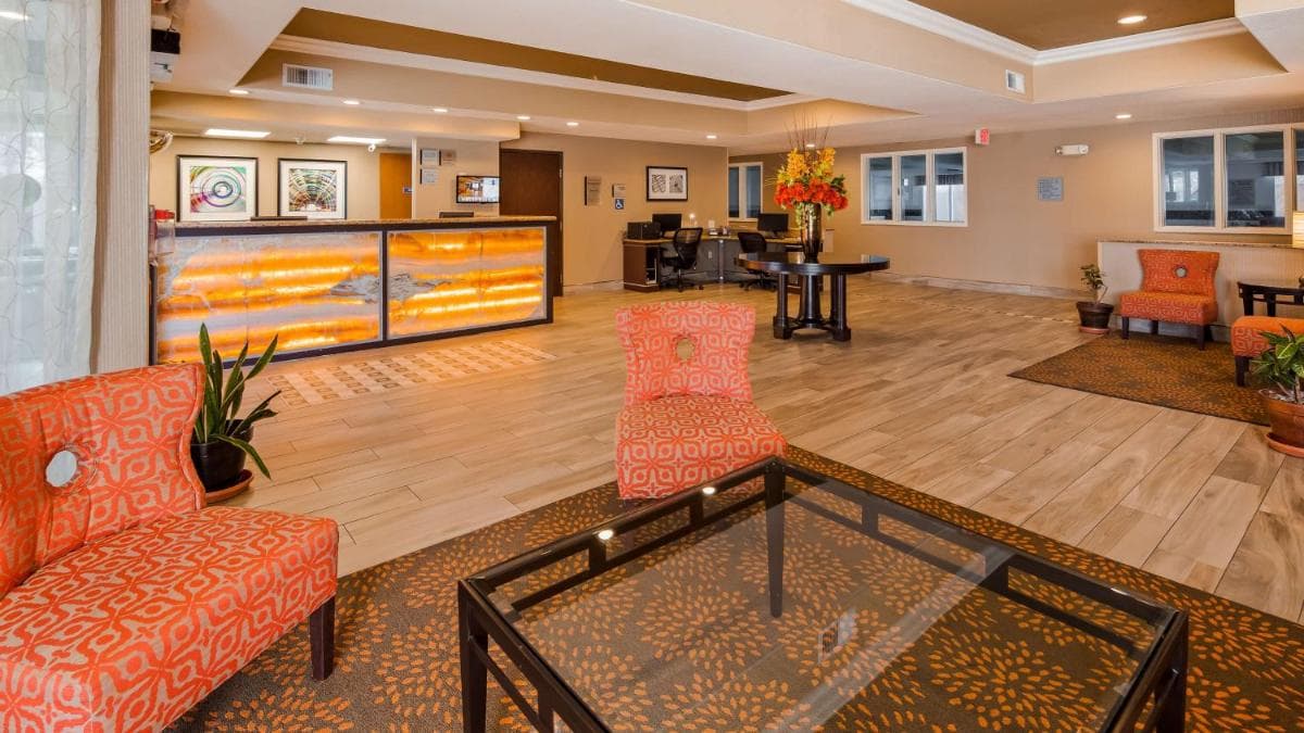 Best Western Airport Inn & Suites Oakland gallery photo in Oakland, CA — image 4