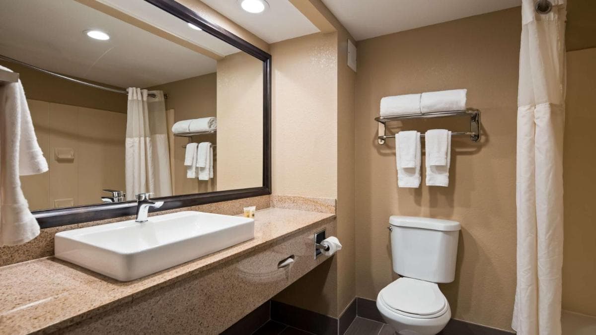 Best Western Airport Inn & Suites Oakland gallery photo in Oakland, CA — image 29
