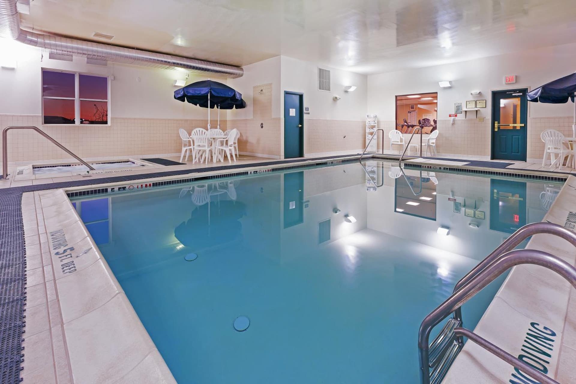 Country Inn & Suites by Radisson, Chambersburg, PA gallery photo in Chambersburg, PA — image 4