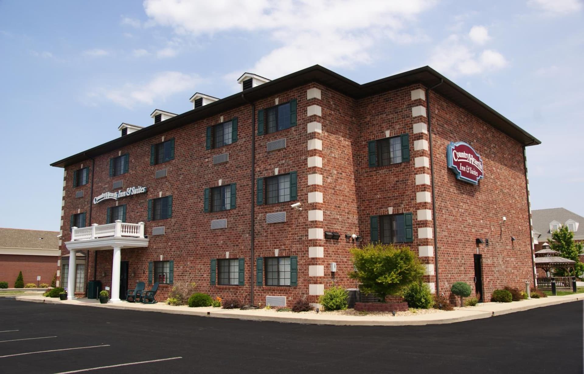 Country Hearth Inn & Suites Edwardsville gallery photo in Edwardsville, IL — image 15