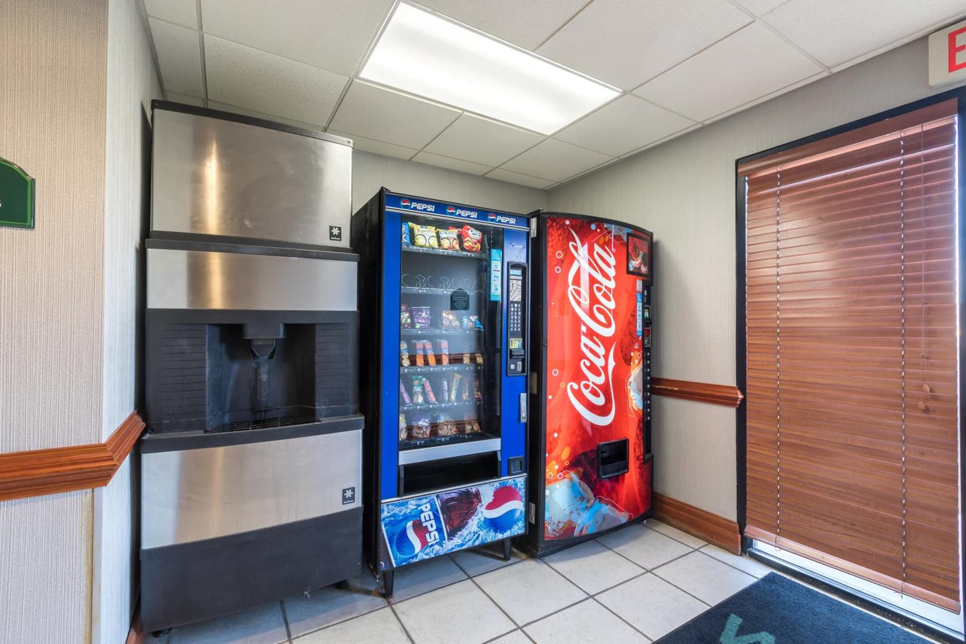 Wingate by Wyndham Charlotte Concord Mills/Speedway gallery photo in Concord, NC — image 10