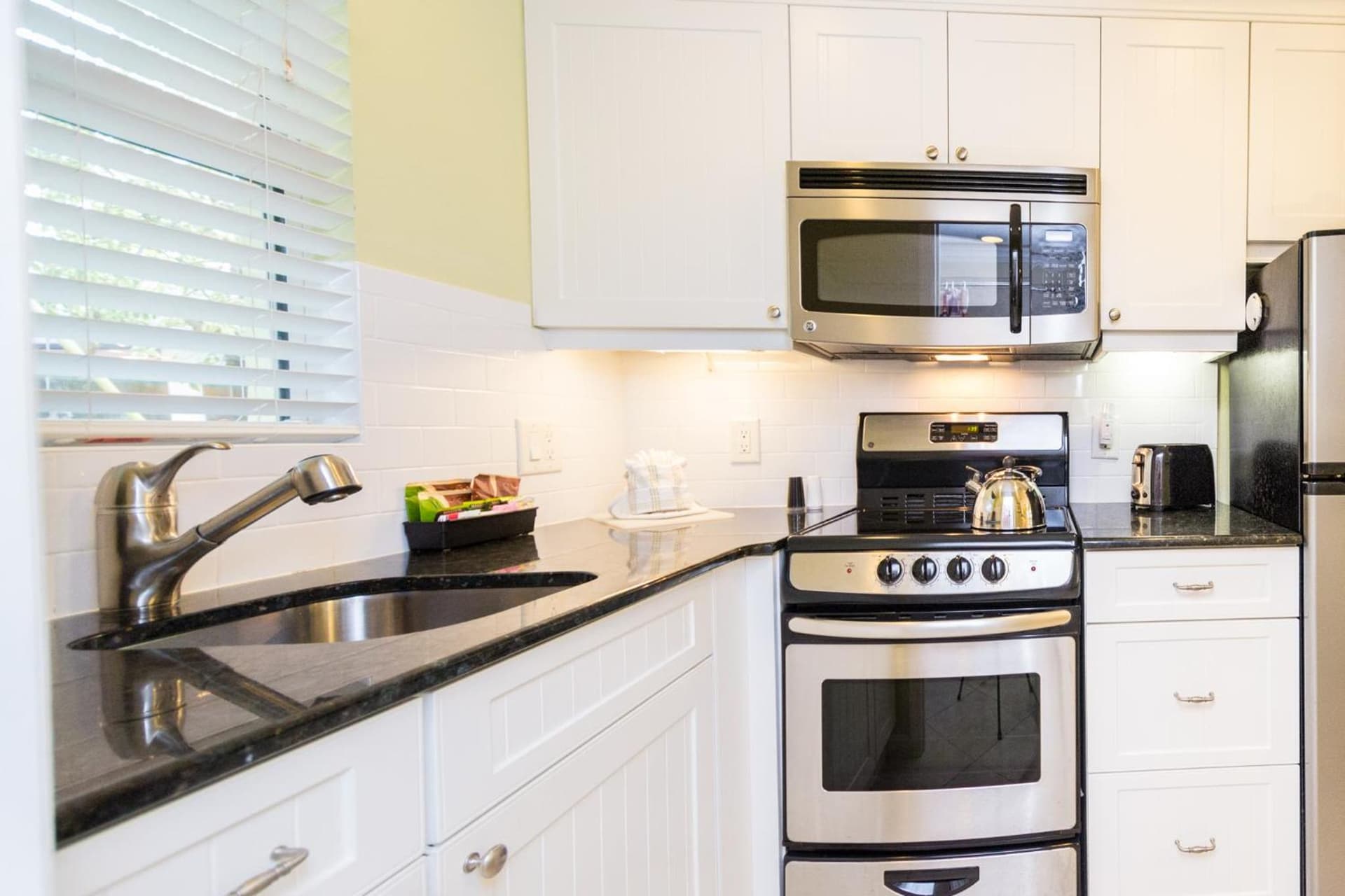Tropical Beach Resorts - Sarasota property views in Sarasota, FL — gallery photo 3
