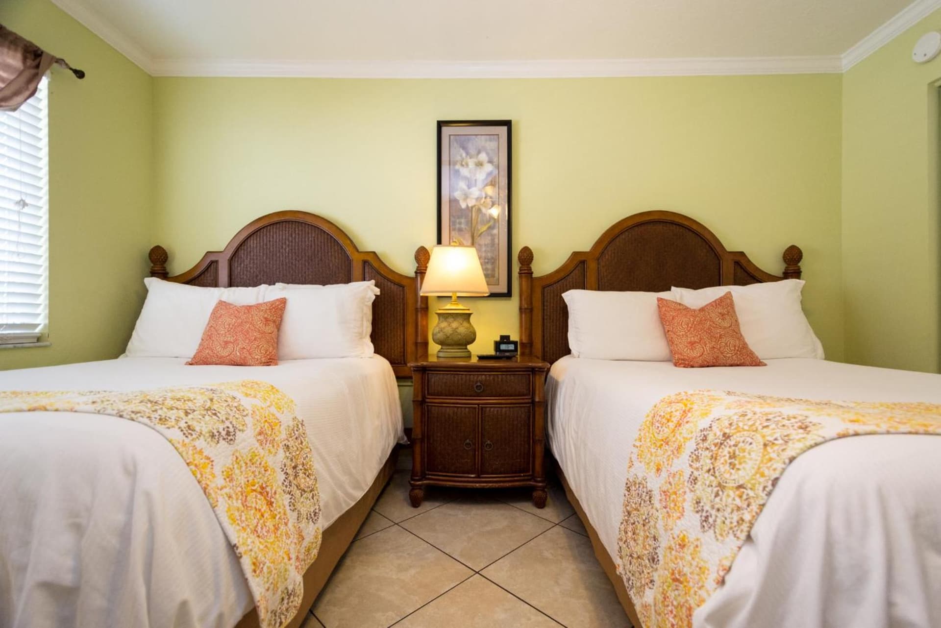 Tropical Beach Resorts - Sarasota gallery photo in Sarasota, FL — image 32