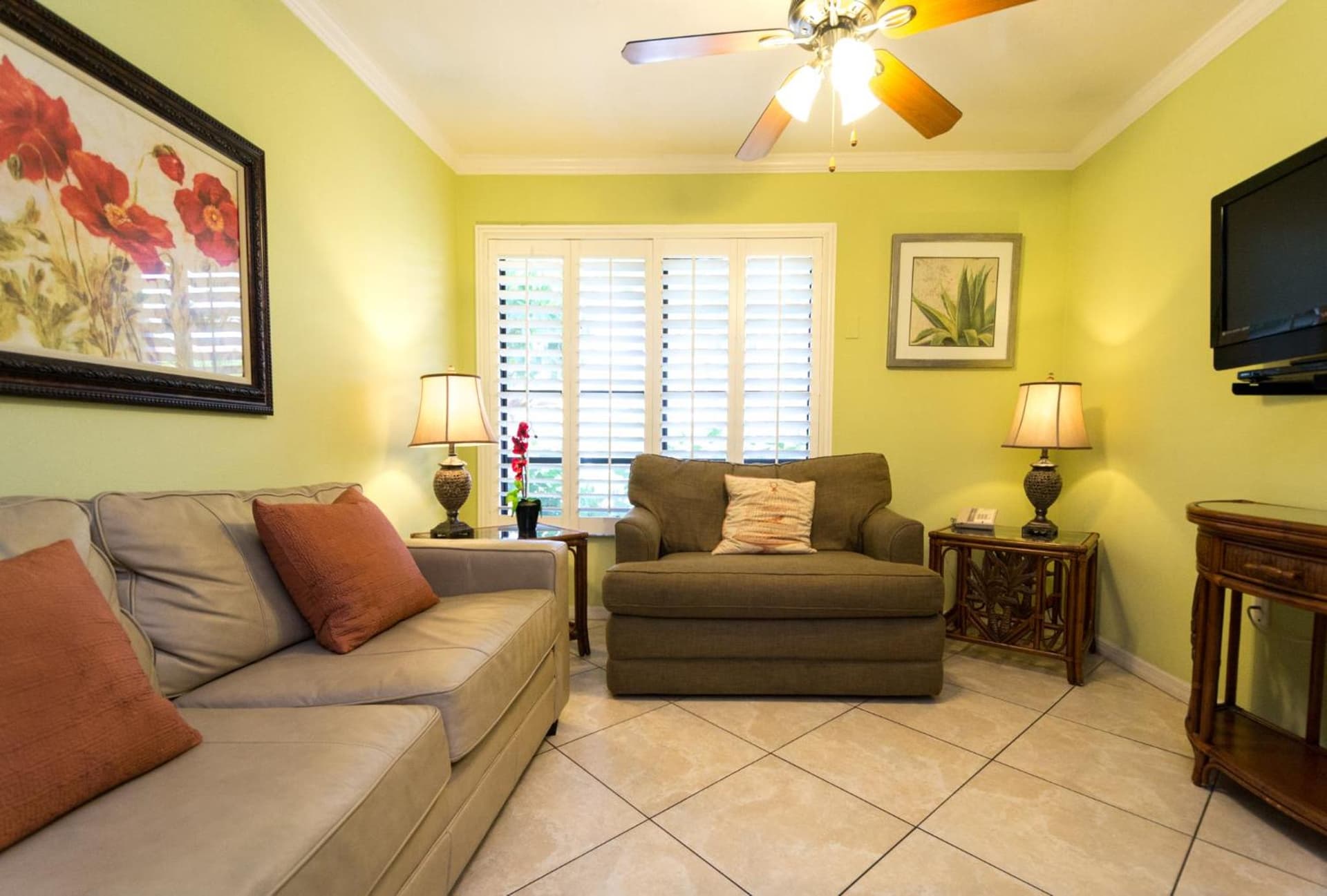 Tropical Beach Resorts - Sarasota gallery photo in Sarasota, FL — image 21