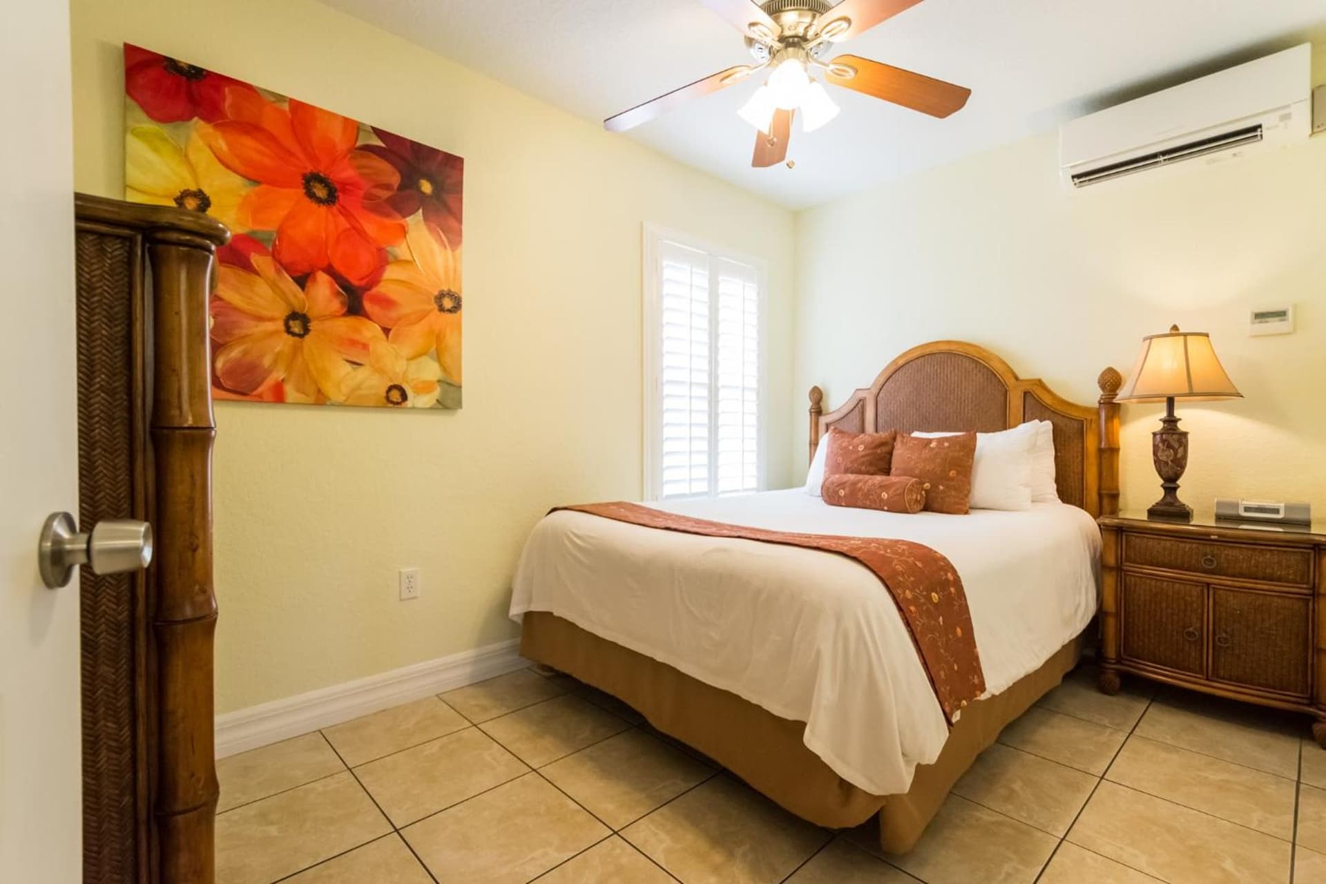Tropical Beach Resorts - Sarasota gallery photo in Sarasota, FL — image 12