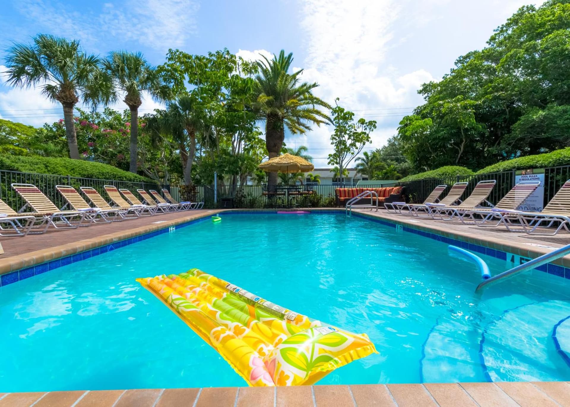 Tropical Beach Resorts - Sarasota gallery photo in Sarasota, FL — image 80