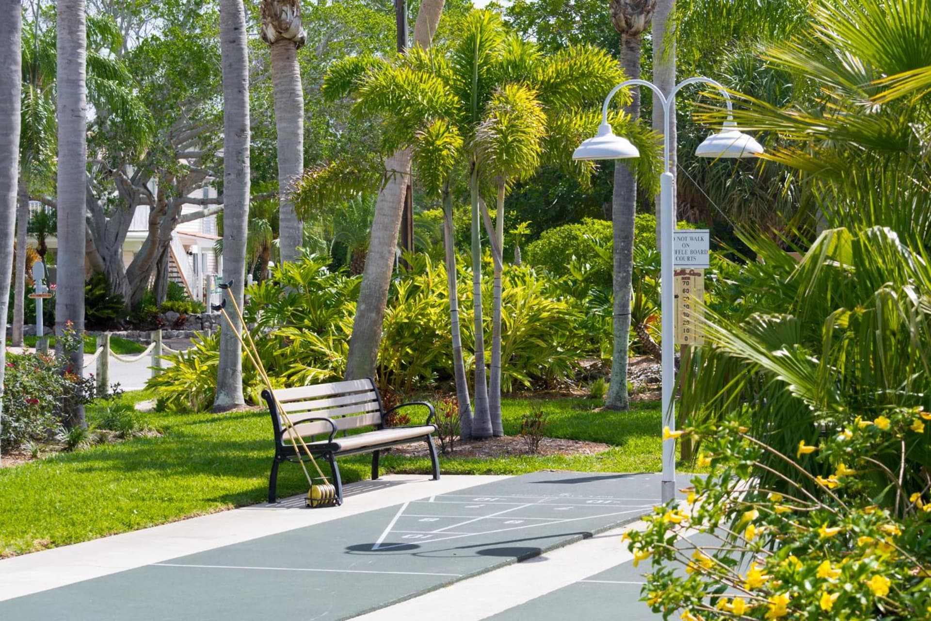 Tropical Beach Resorts - Sarasota gallery photo in Sarasota, FL — image 36