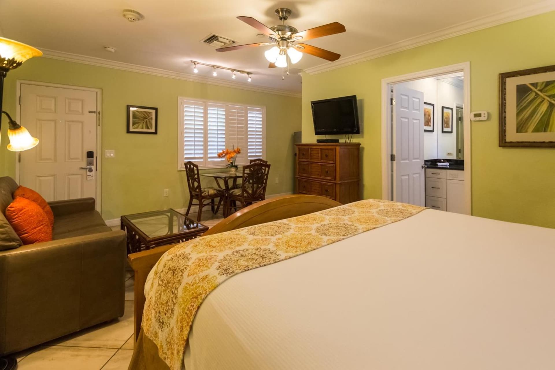 Tropical Beach Resorts - Sarasota gallery photo in Sarasota, FL — image 166