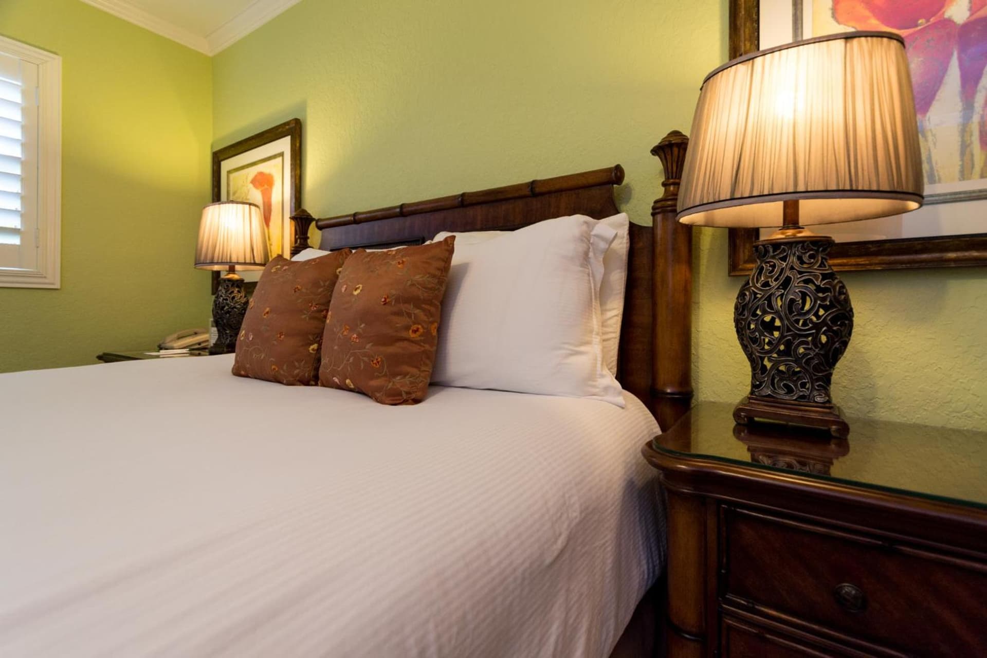 Tropical Beach Resorts - Sarasota interior in Sarasota, FL — gallery photo 2