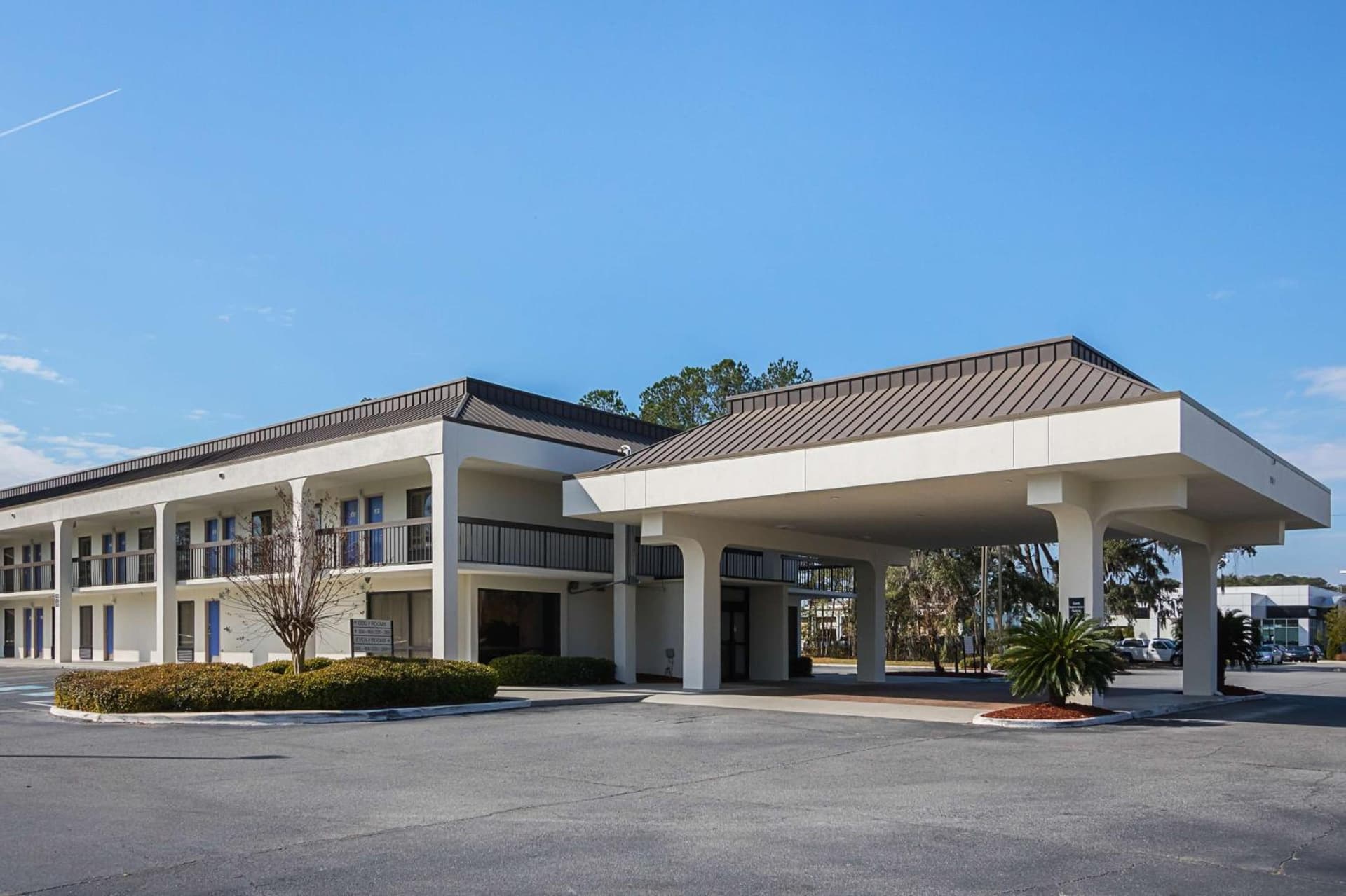 Motel 6-Savannah, GA - Midtown featured exterior or lobby in Savannah, GA — similar hotel