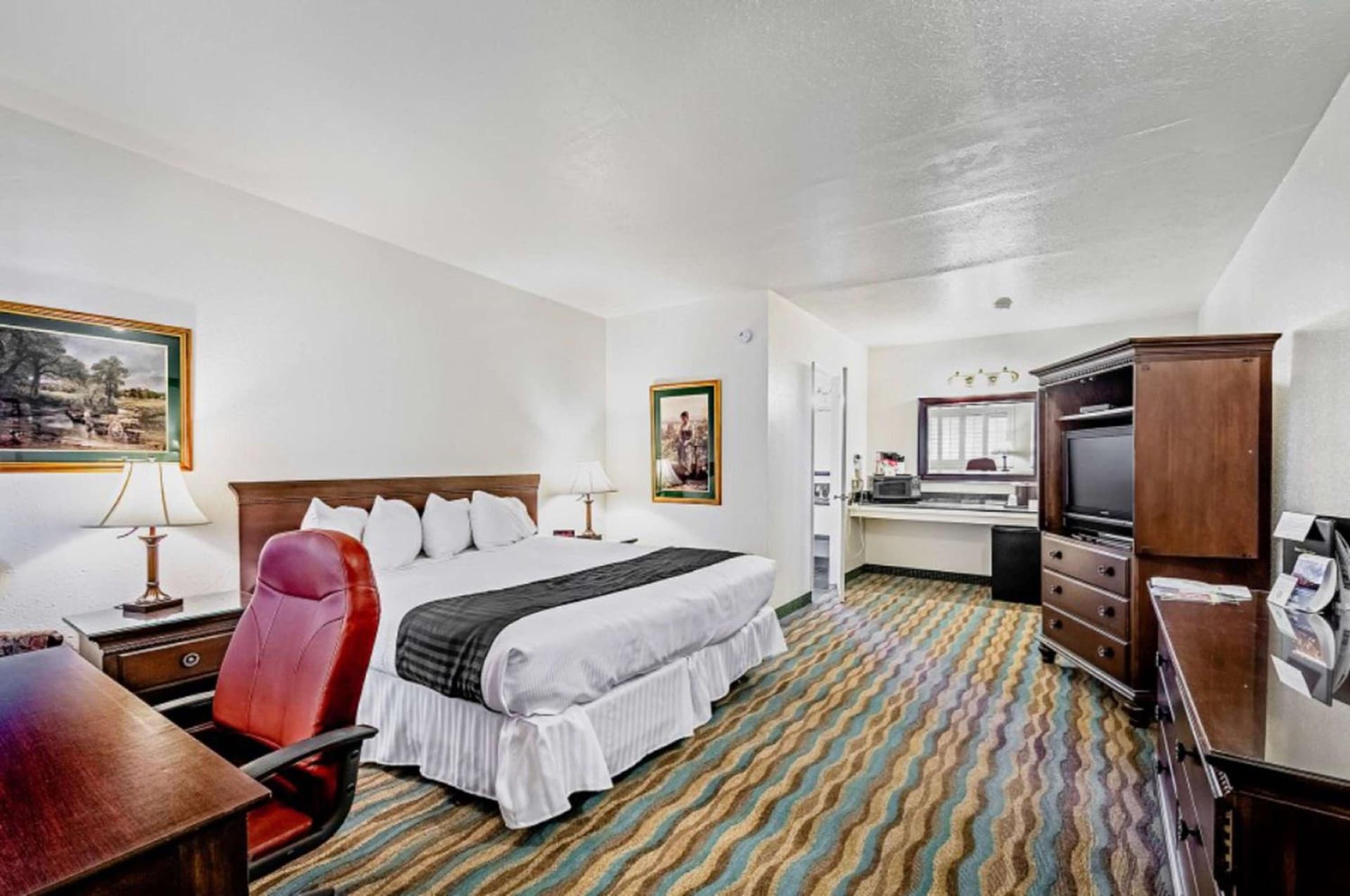 SureStay Plus Hotel by Best Western Susanville interior in Susanville, CA — gallery photo 2