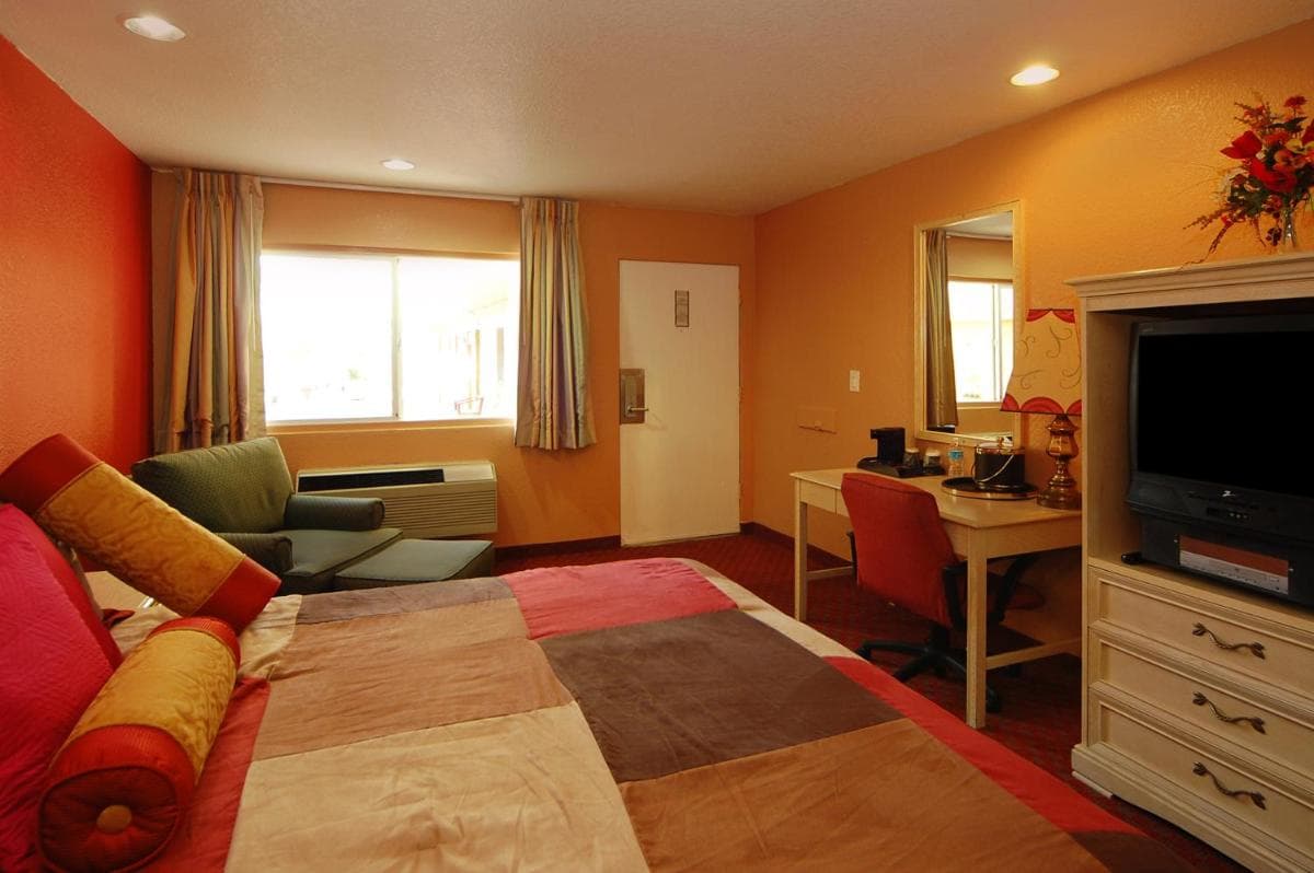 Imperial Inn Oakland gallery photo in Oakland, CA — image 37