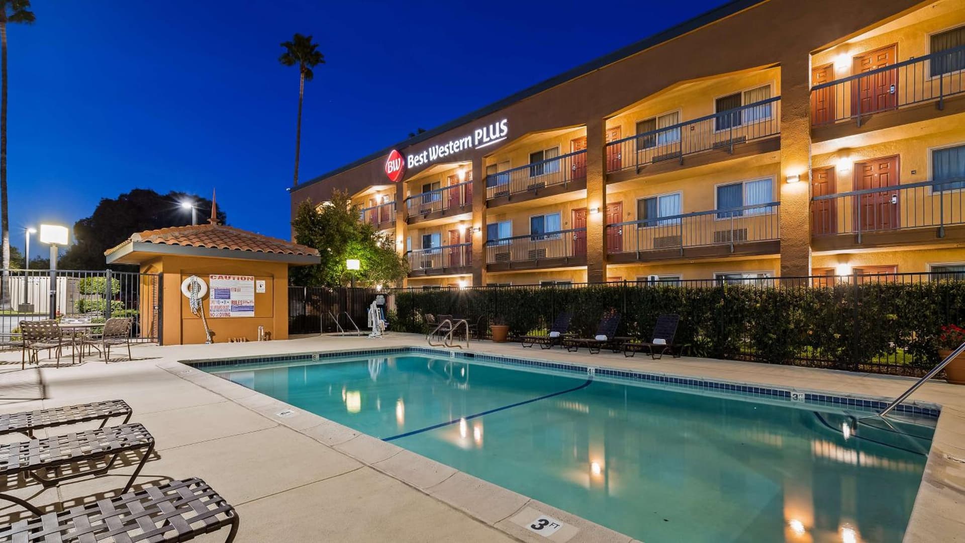 Best Western Plus Pleasanton Inn interior in Pleasanton, CA — gallery photo 2