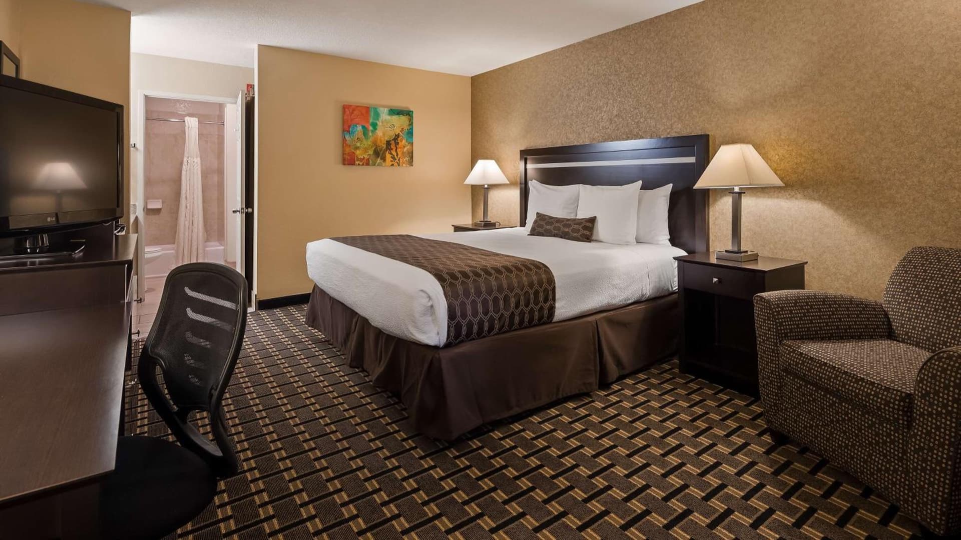 Best Western Plus Pleasanton Inn property views in Pleasanton, CA — gallery photo 3