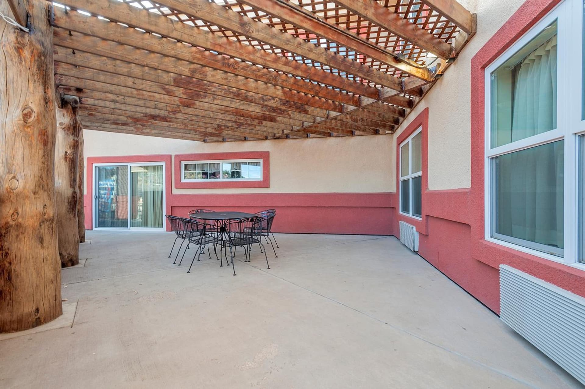 Days Inn by Wyndham Manitou Springs gallery photo in Manitou Springs, CO — image 25