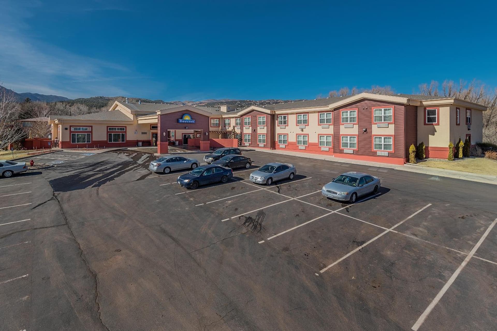 Days Inn by Wyndham Manitou Springs gallery photo in Manitou Springs, CO — image 20