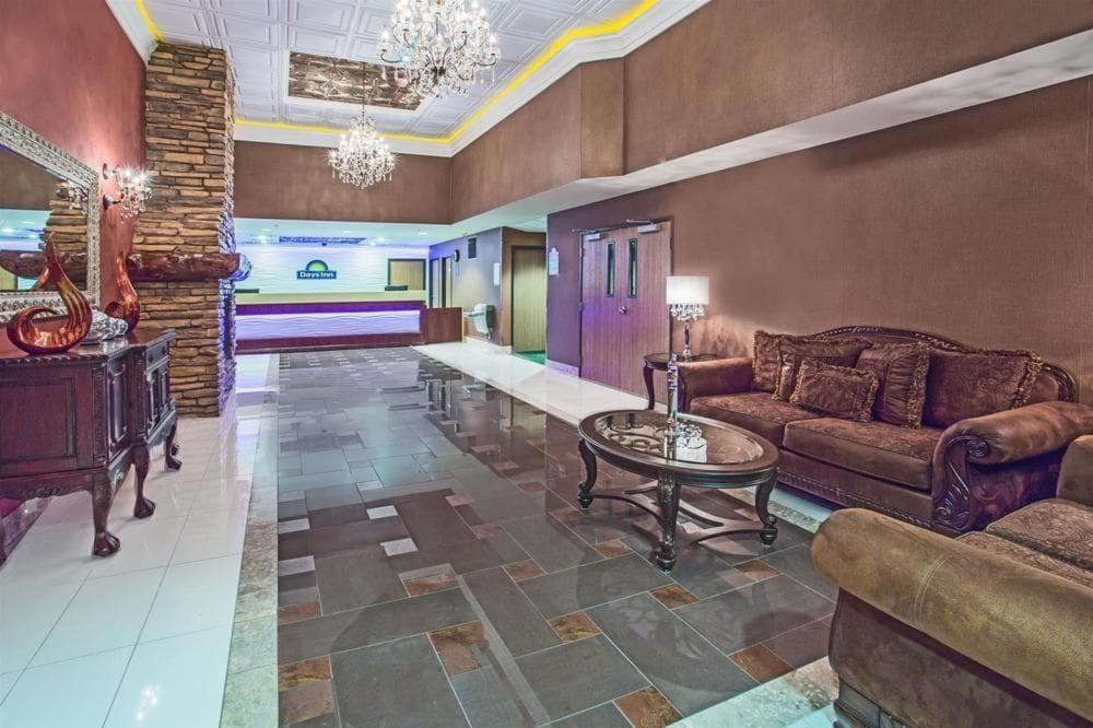 Days Inn by Wyndham Manitou Springs gallery photo in Manitou Springs, CO — image 75