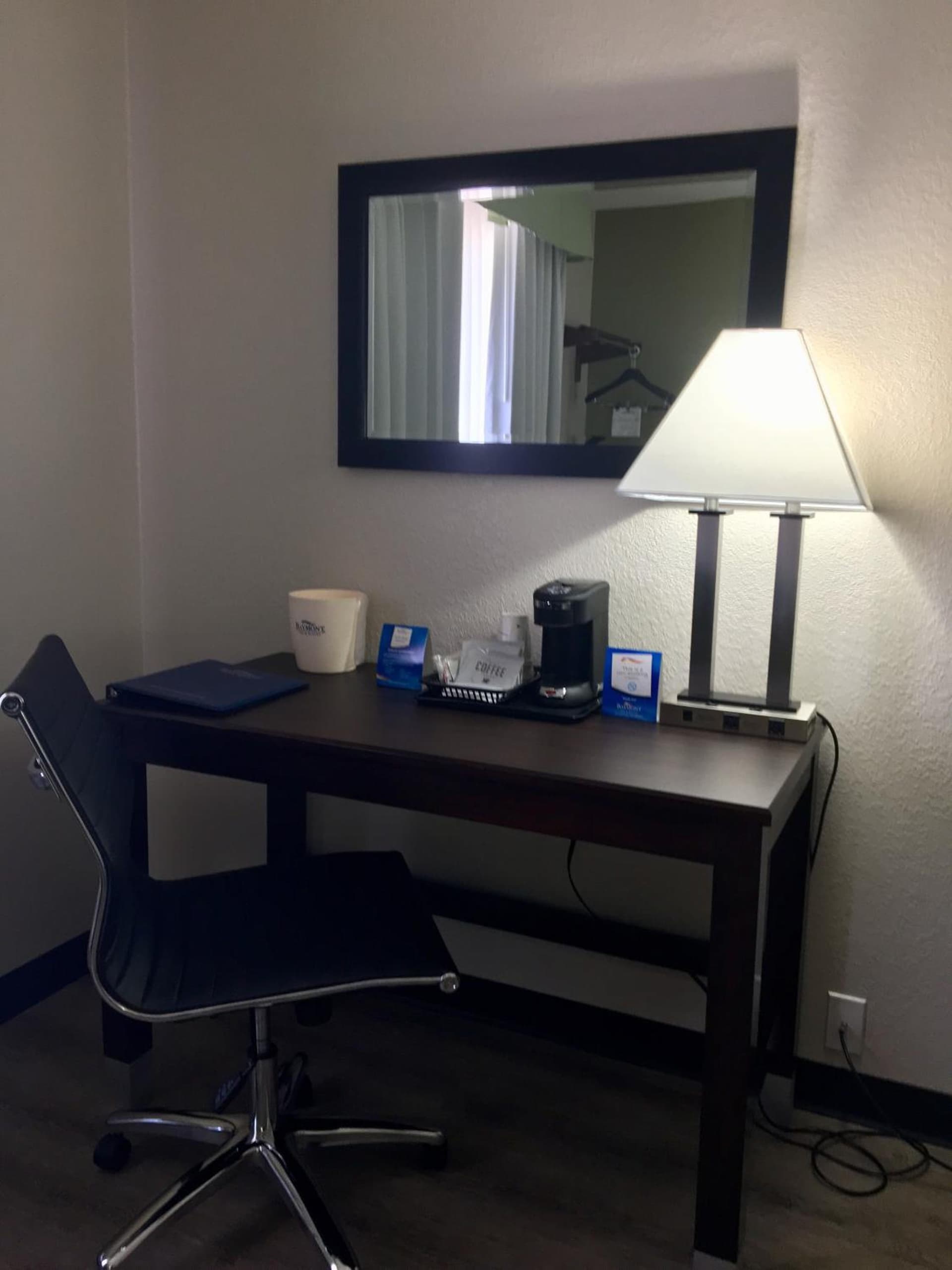 Baymont by Wyndham Phoenix I-10 near 51st Ave gallery photo in Phoenix, AZ — image 71
