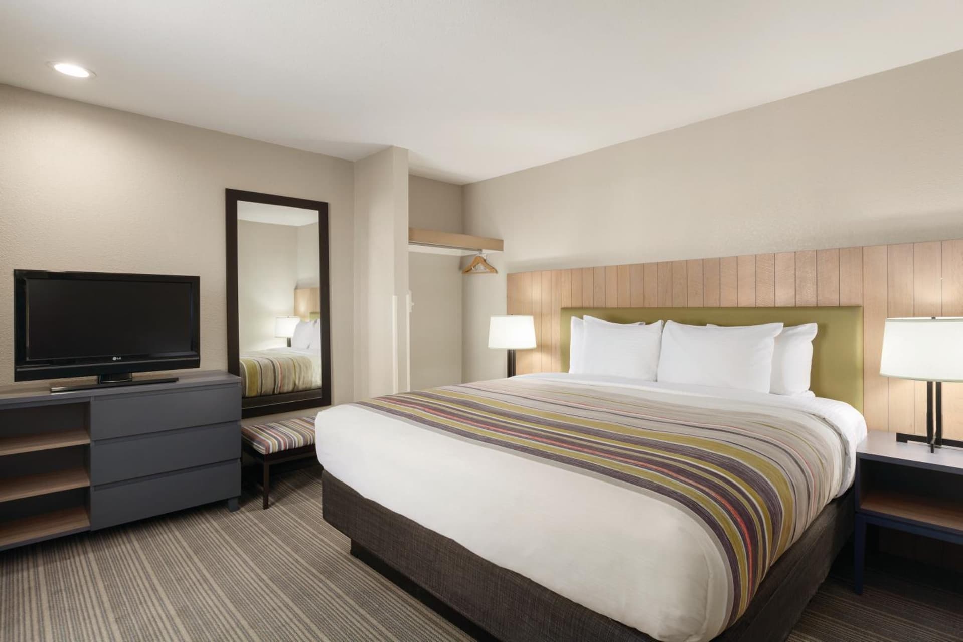 Country Inn & Suites by Radisson, Bakersfield, CA gallery photo in Bakersfield, CA — image 35