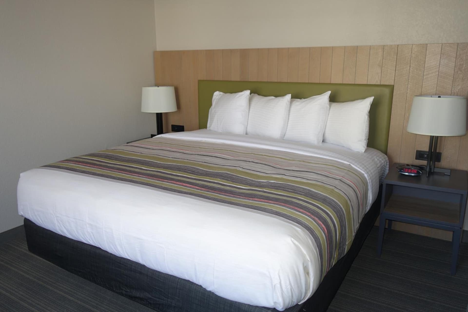 Country Inn & Suites by Radisson, Bakersfield, CA gallery photo in Bakersfield, CA — image 18