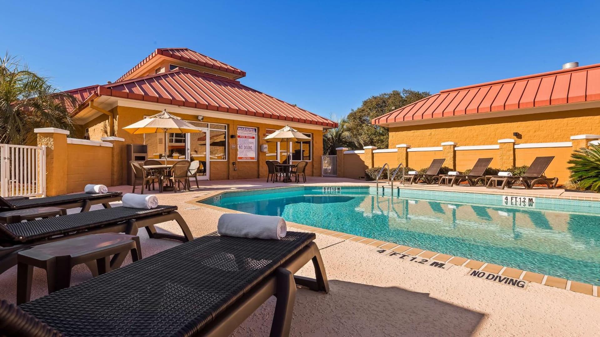 Best Western Milton Inn interior in Milton, FL — gallery photo 2