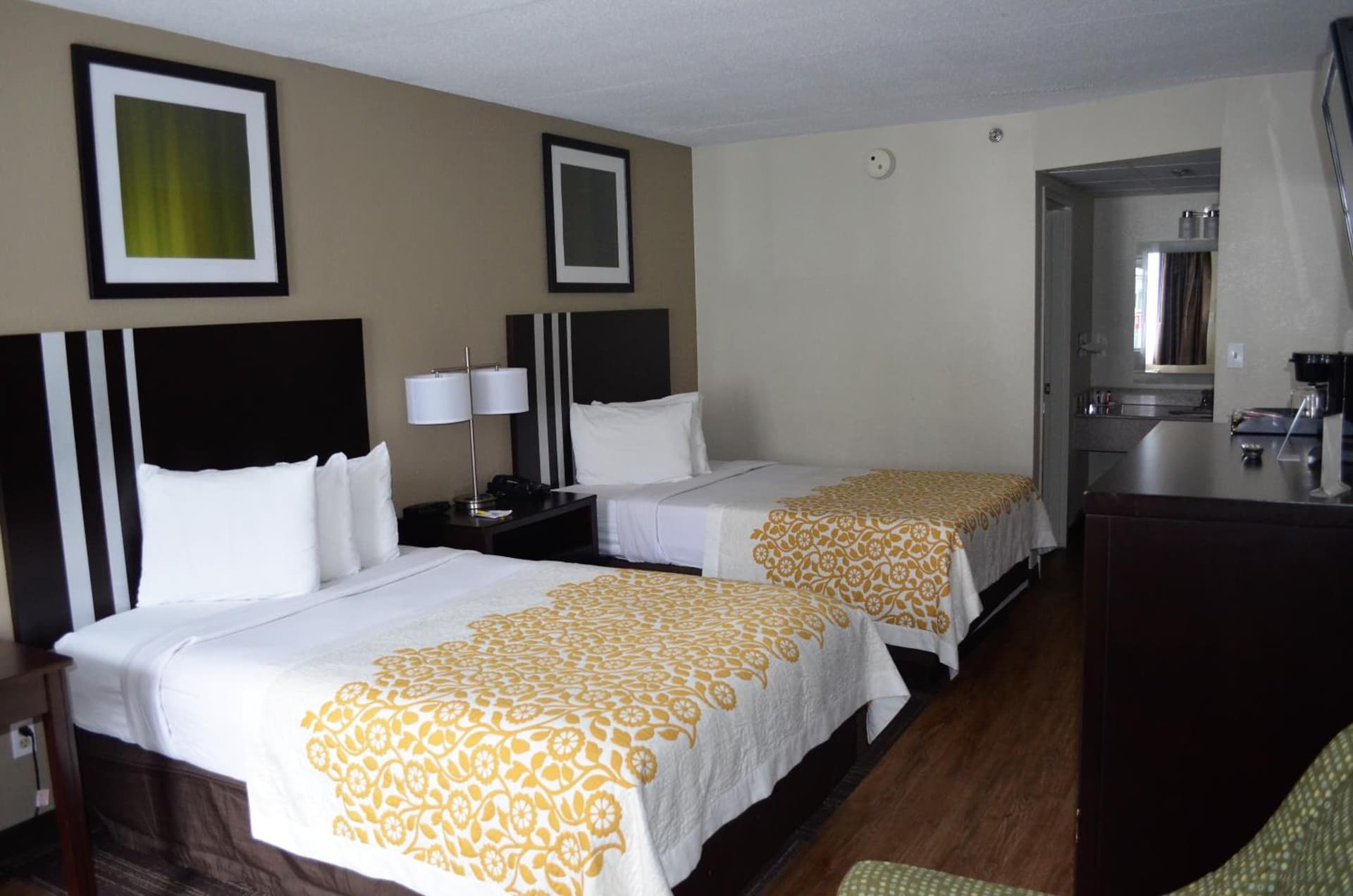 Days Inn by Wyndham Harrisburg North gallery photo in Harrisburg, PA — image 41