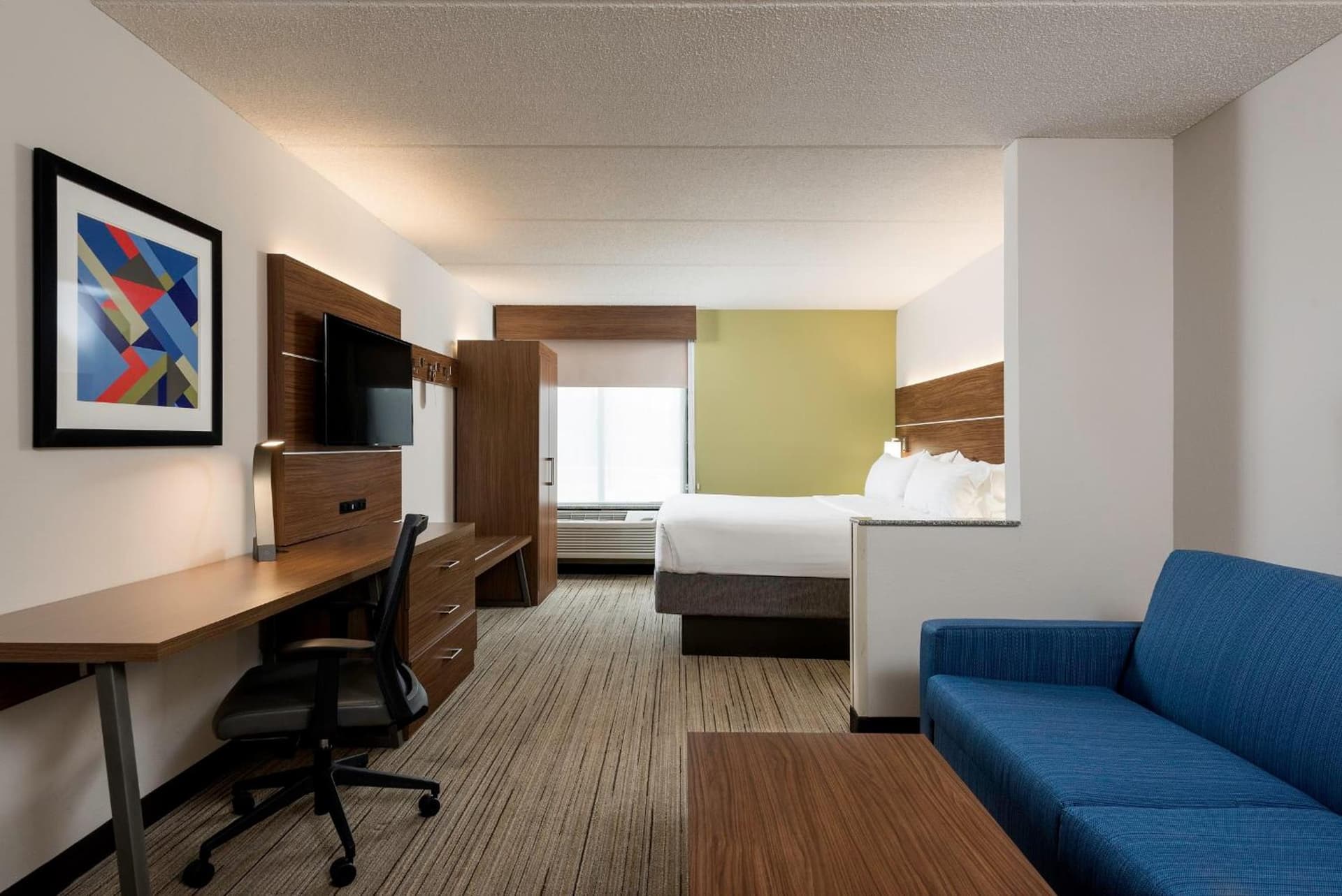 Holiday Inn Express & Suites Charlotte Arpt-Belmont by IHG gallery photo in Belmont, NC — image 18