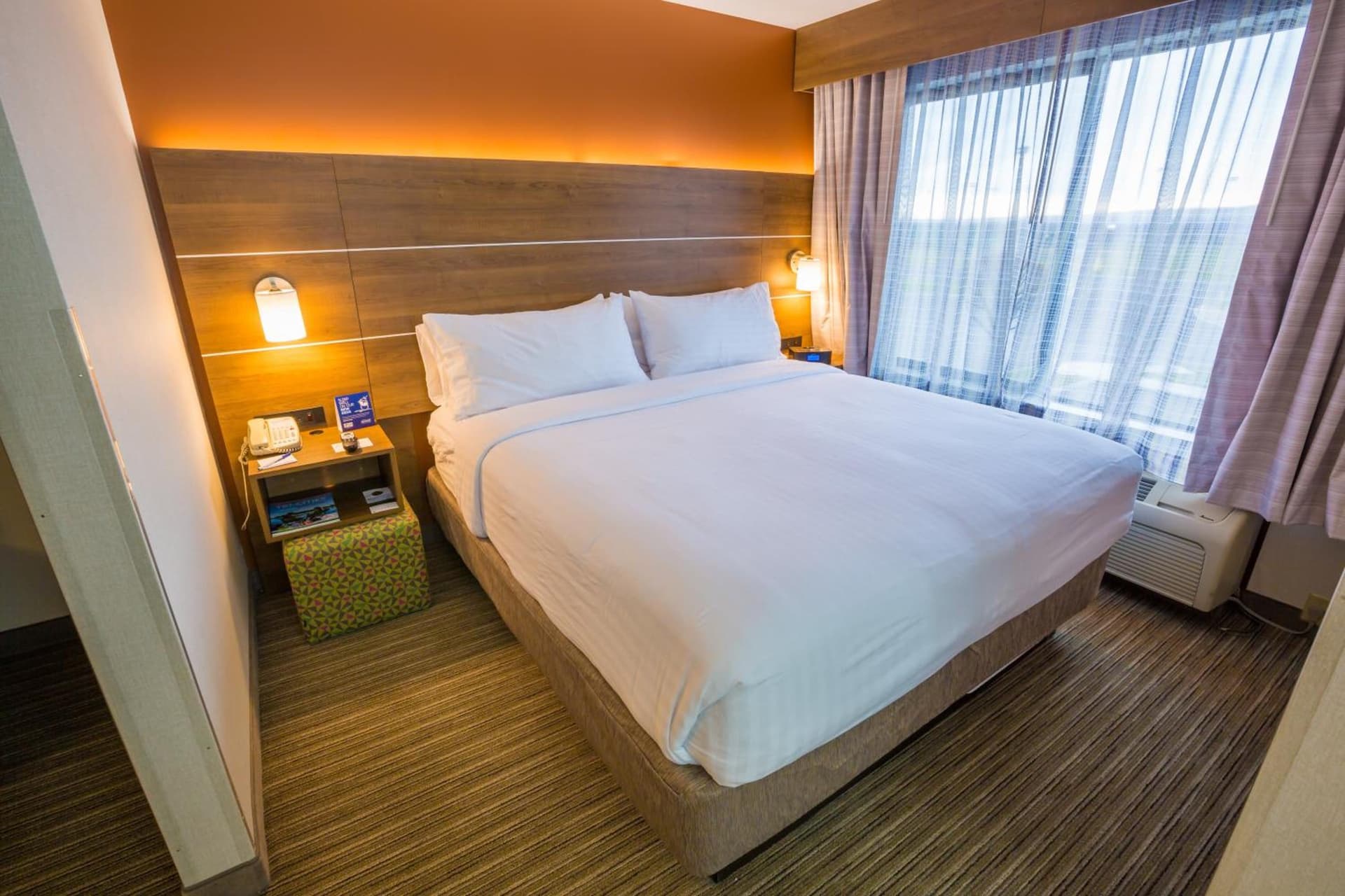 Holiday Inn Express Hotel & Suites Pasco-TriCities by IHG interior in Pasco, WA — gallery photo 2