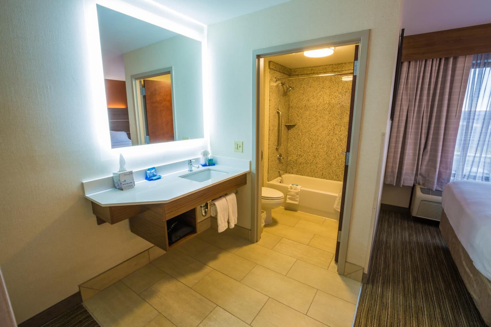 Holiday Inn Express Hotel & Suites Pasco-TriCities by IHG gallery photo in Pasco, WA — image 43