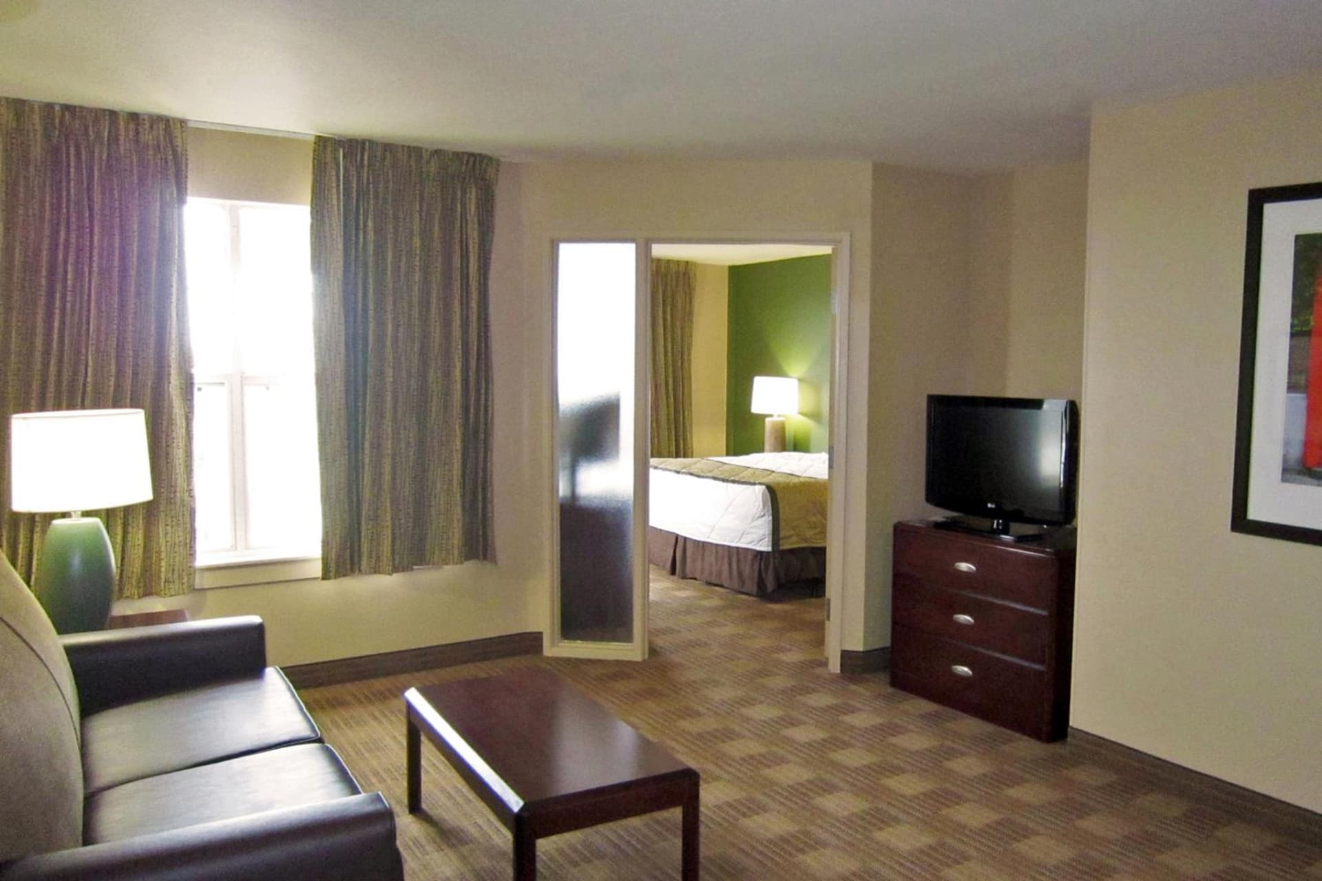 Extended Stay America Suites - Raleigh - RTP - 4919 Miami Blvd gallery photo in Durham, NC — image 10