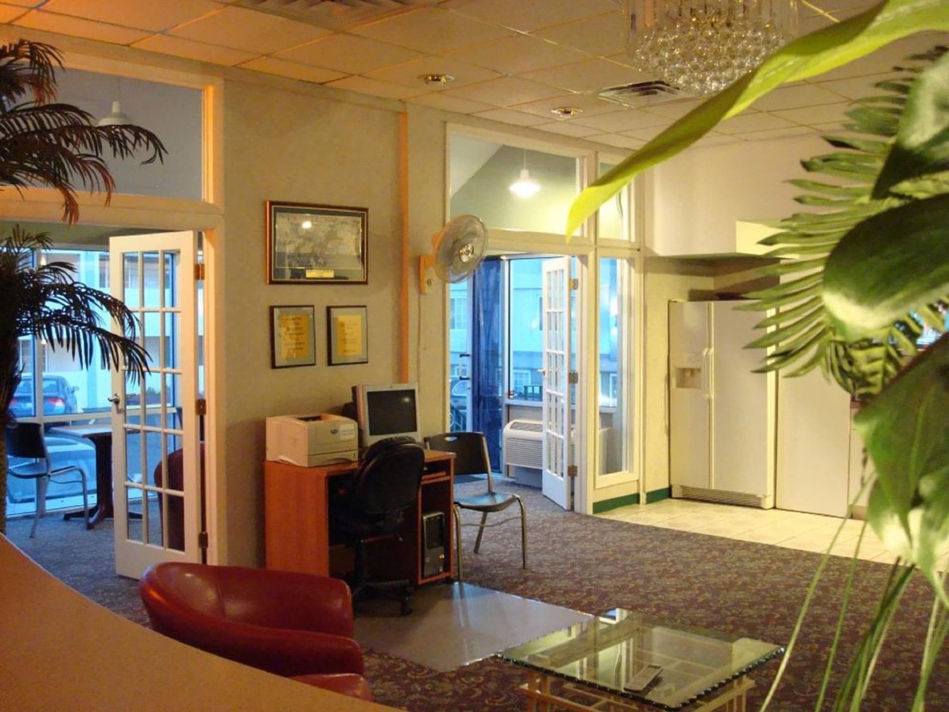 O'Hare Inn & Suites interior in Schiller Park, IL — gallery photo 2