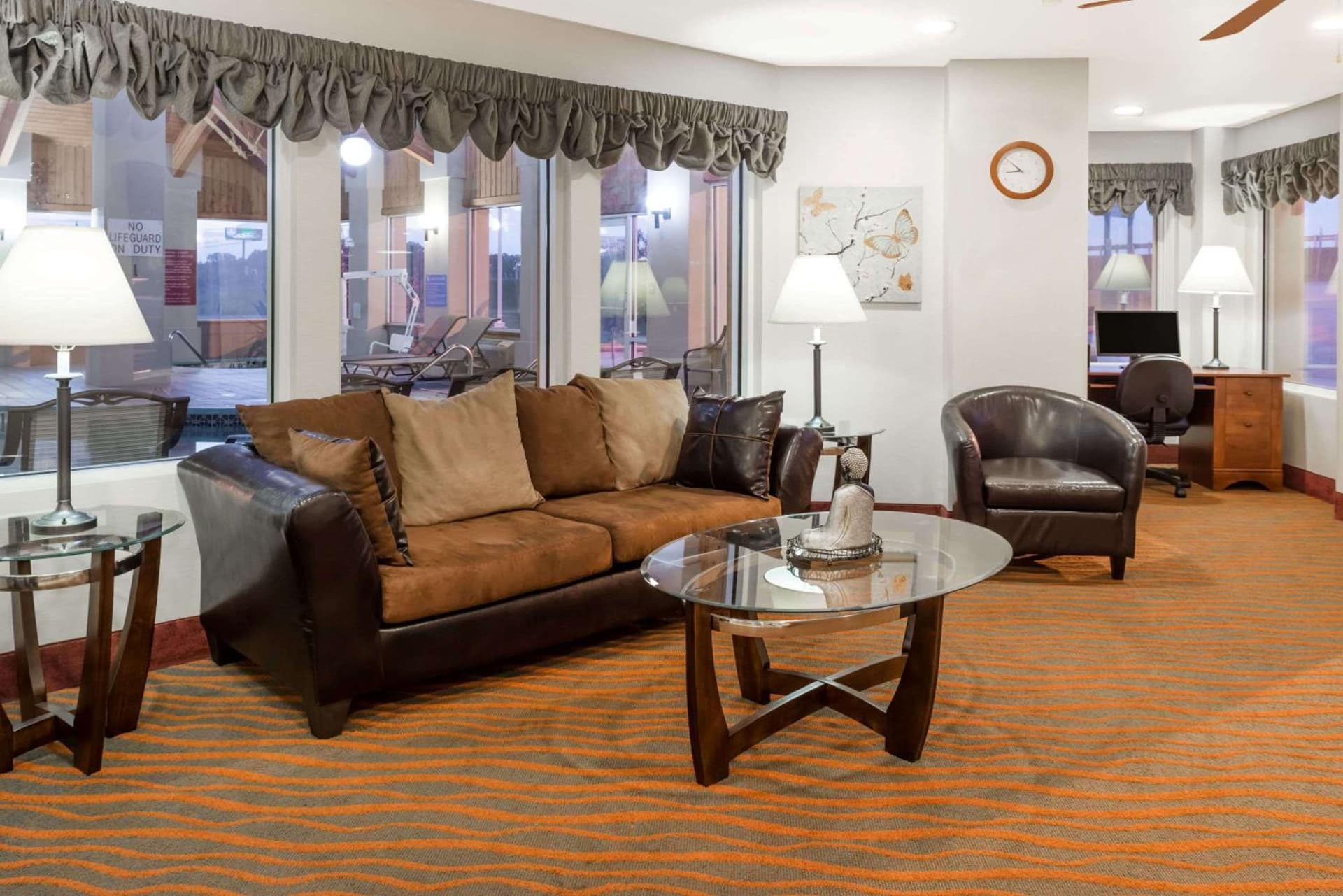 Baymont by Wyndham Rolla interior in Rolla, MO — gallery photo 2