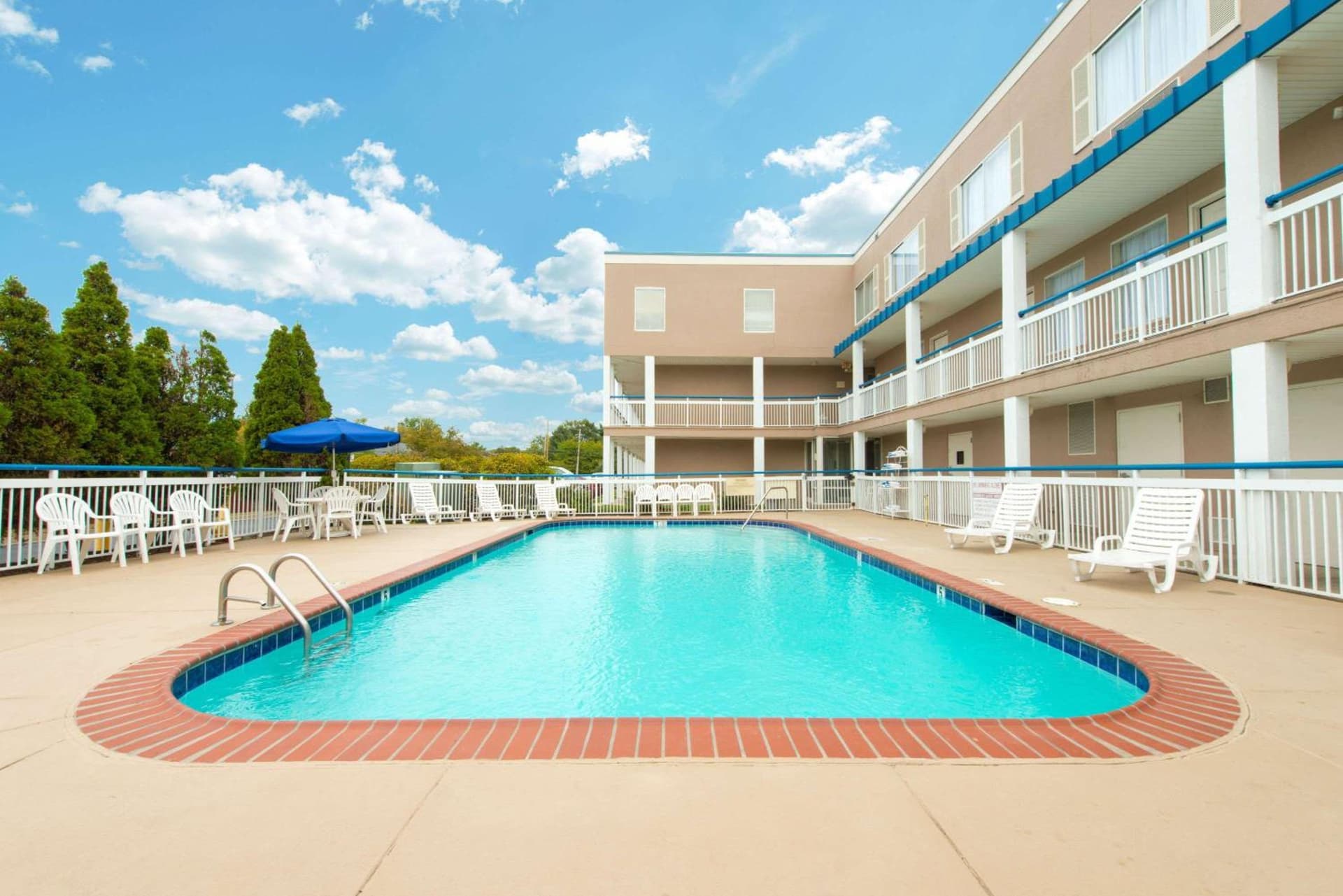 Baymont by Wyndham Louisville East gallery photo in Louisville, KY — image 36