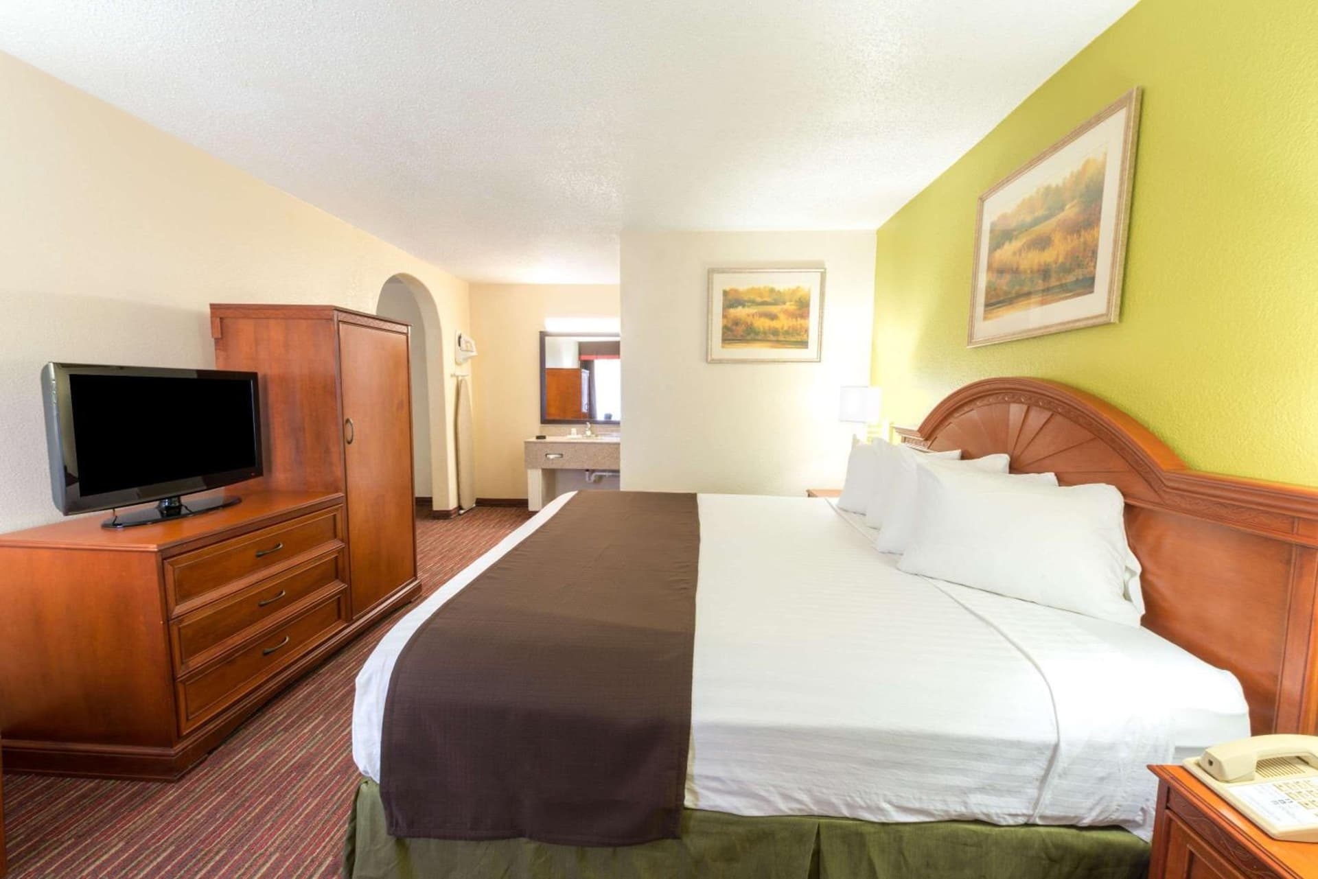 Baymont by Wyndham Louisville East gallery photo in Louisville, KY — image 8
