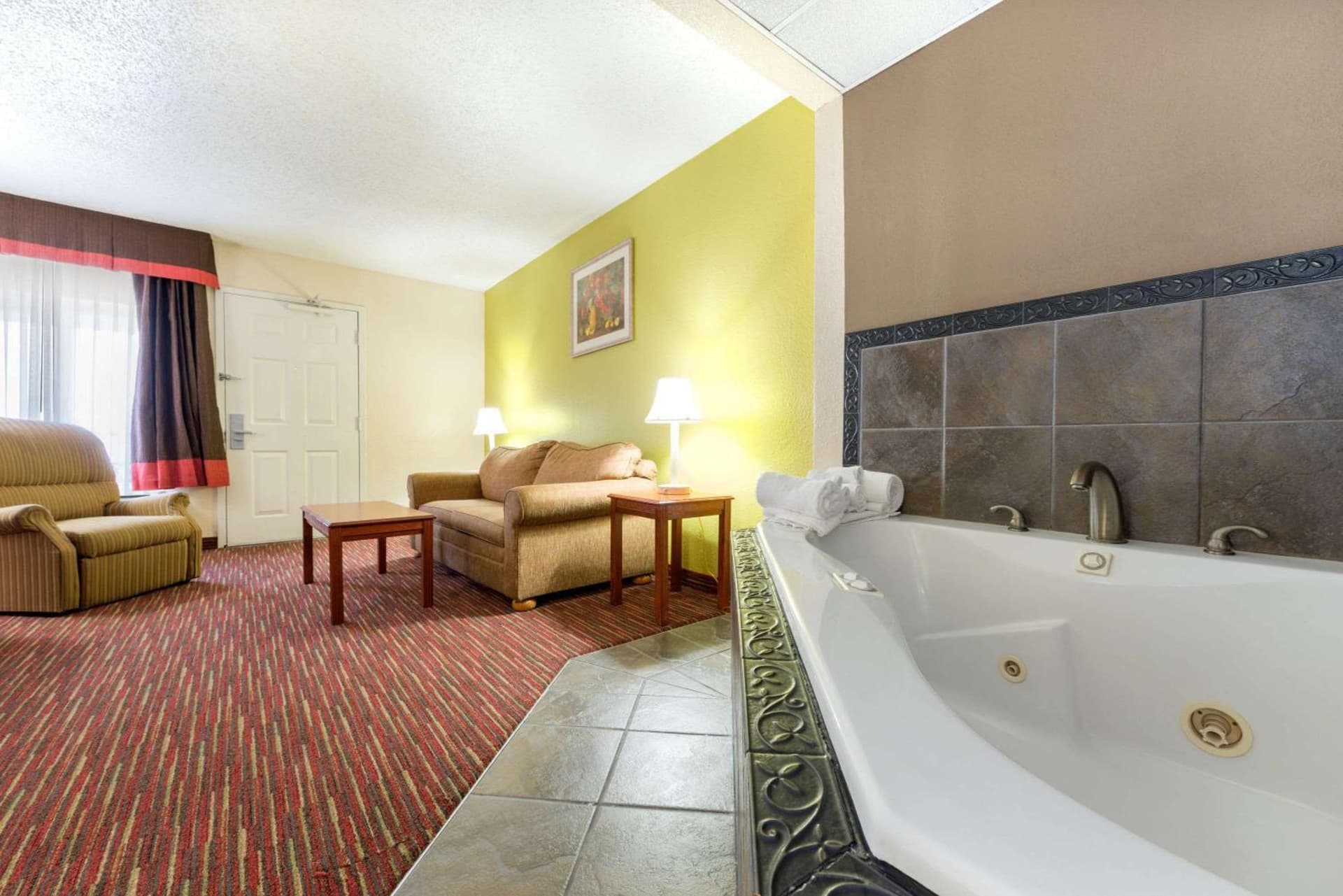 Baymont by Wyndham Louisville East interior in Louisville, KY — gallery photo 2