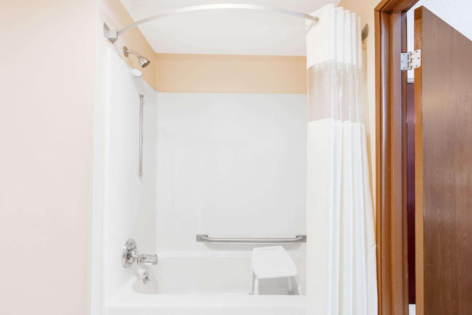 Kalamazoo Hotel gallery photo in Kalamazoo, MI — image 5