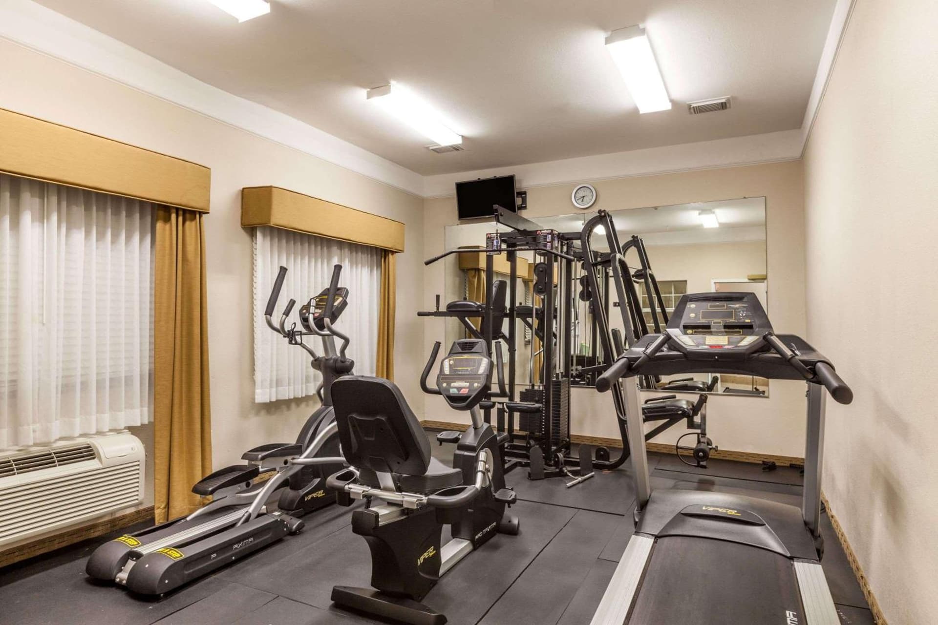 Baymont by Wyndham Galveston gallery photo in Galveston, TX — image 28