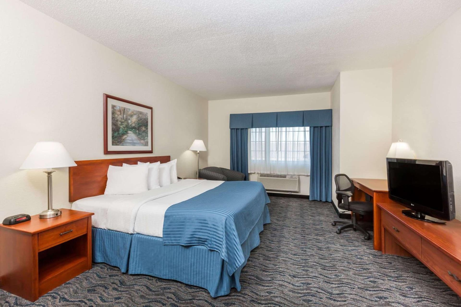 Baymont by Wyndham Des Moines Airport gallery photo in Des Moines, IA — image 56