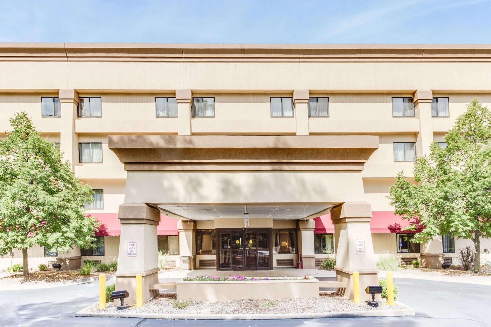 Kalamazoo Hotel featured exterior or lobby in Kalamazoo, MI — similar hotel