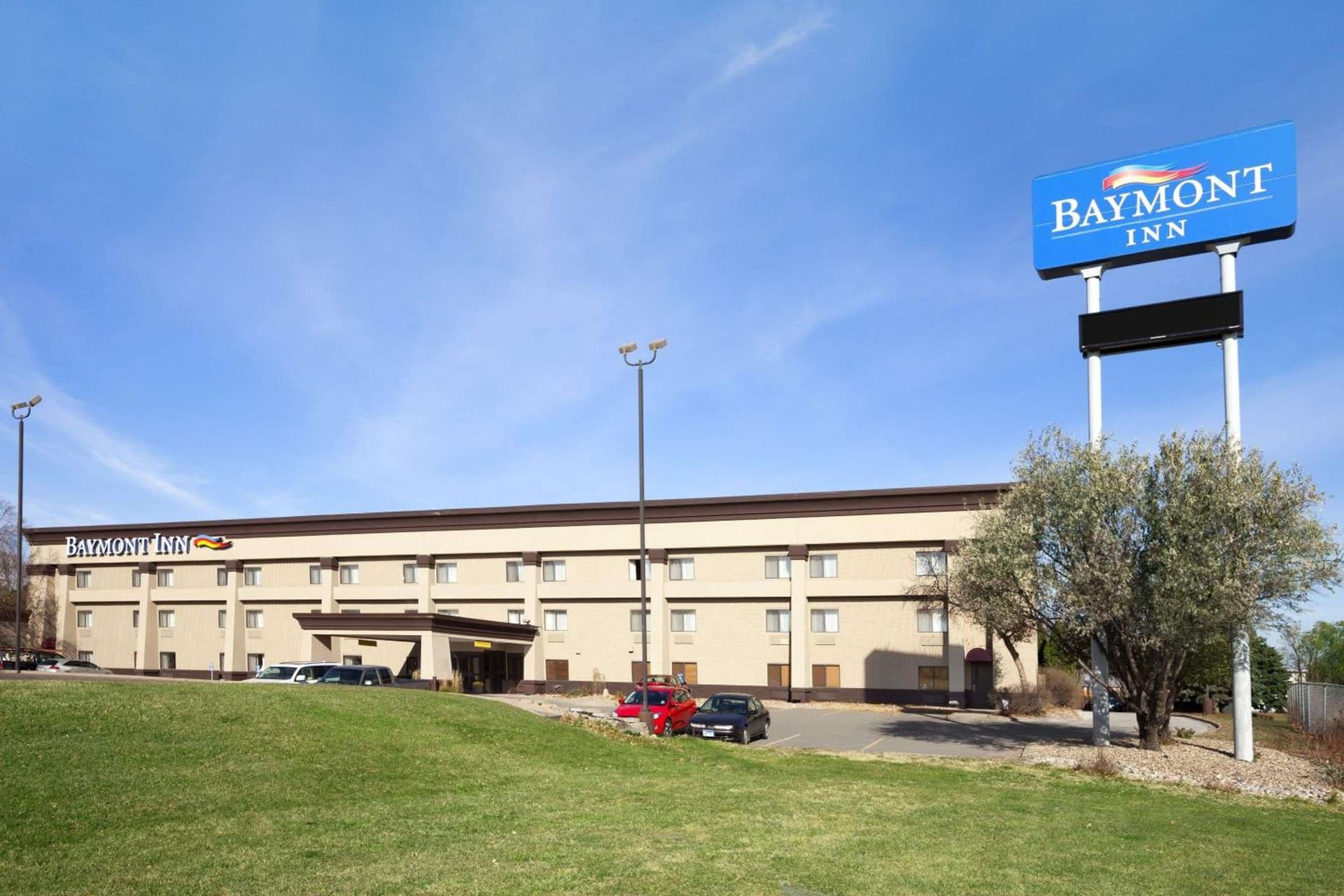 Baymont by Wyndham Sioux Falls featured exterior or lobby in Sioux Falls, SD — similar hotel
