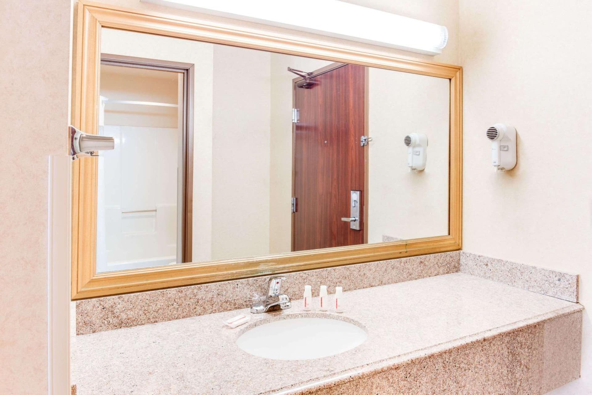 Kalamazoo Hotel gallery photo in Kalamazoo, MI — image 27