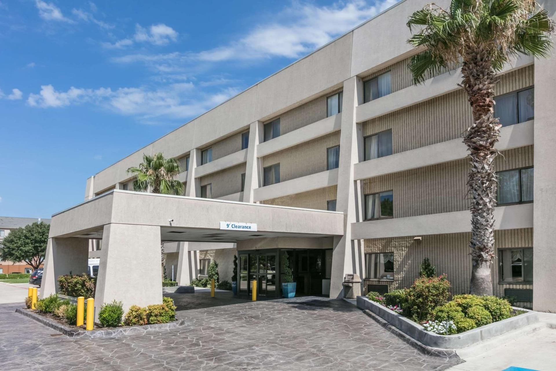 Baymont by Wyndham Arlington At Six Flags Dr featured exterior or lobby in Arlington, TX — similar hotel