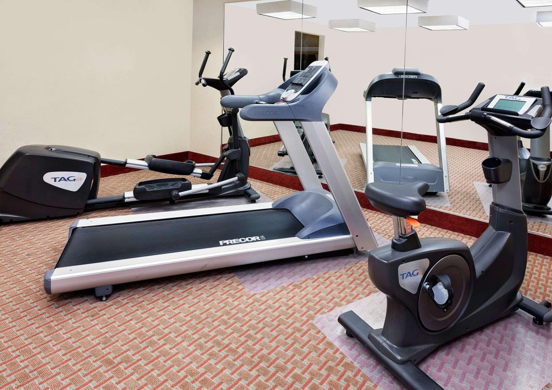 Baymont by Wyndham St. Joseph/Stevensville interior in Stevensville, MI — gallery photo 2