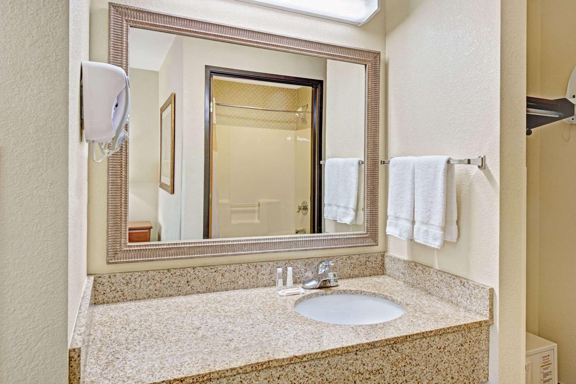 Baymont by Wyndham Indianapolis gallery photo in Indianapolis, IN — image 14