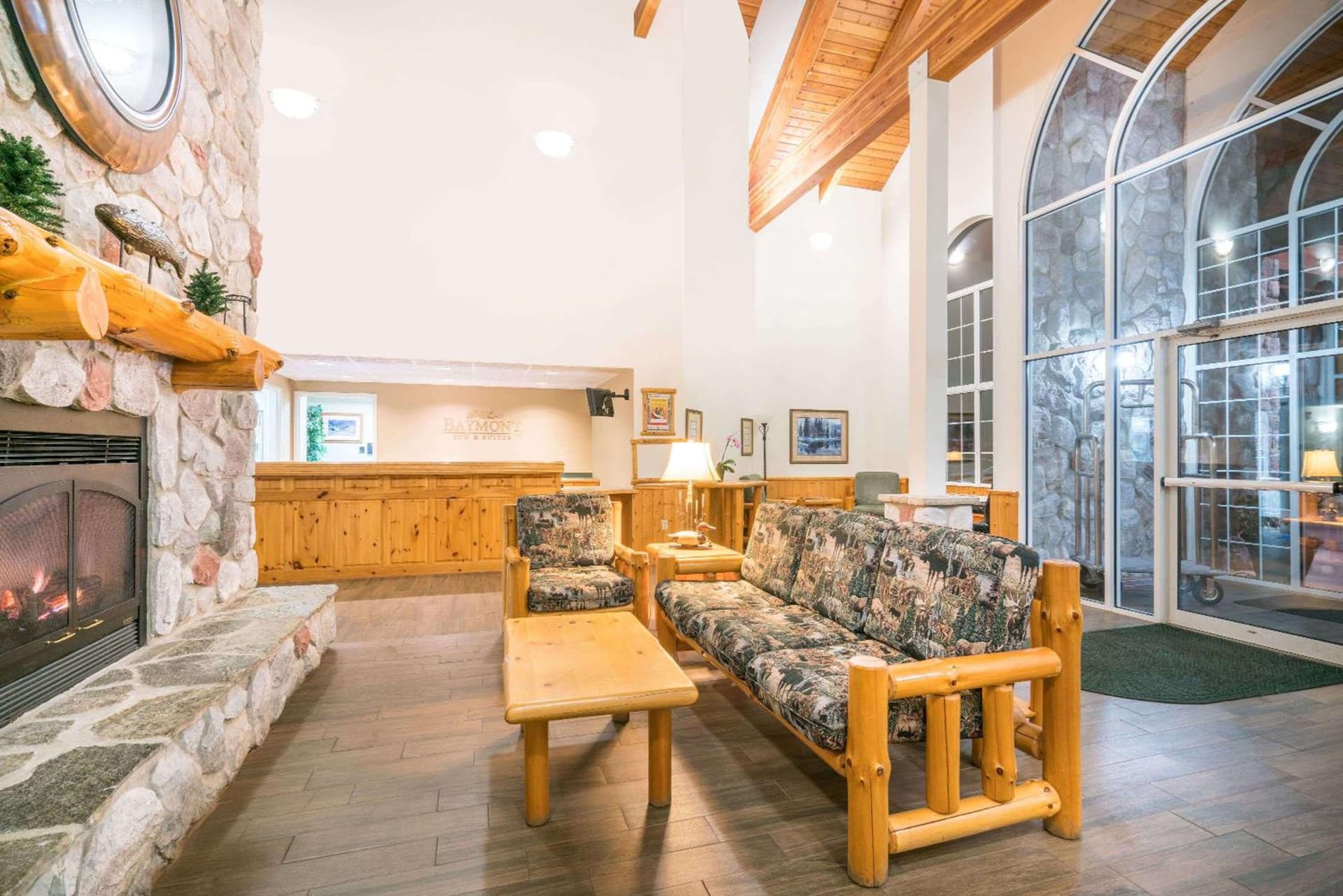 Baymont by Wyndham Baxter/Brainerd Area interior in Baxter, MN — gallery photo 2