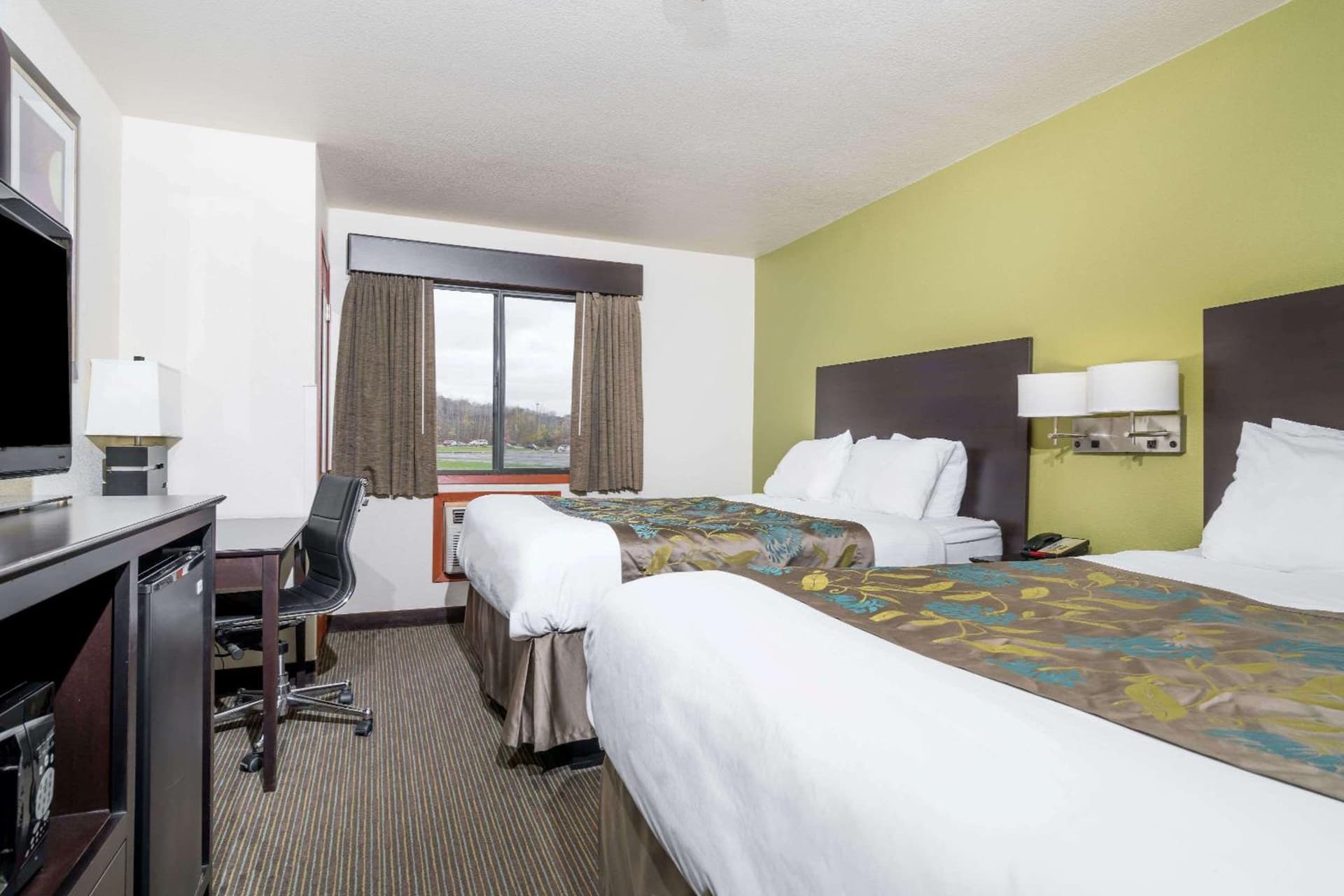 Baymont by Wyndham Eau Claire WI gallery photo in Eau Claire, WI — image 25