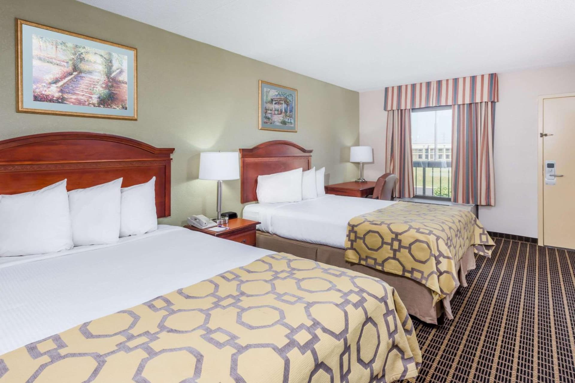 Baymont by Wyndham Clarksville Northeast gallery photo in Clarksville, TN — image 39