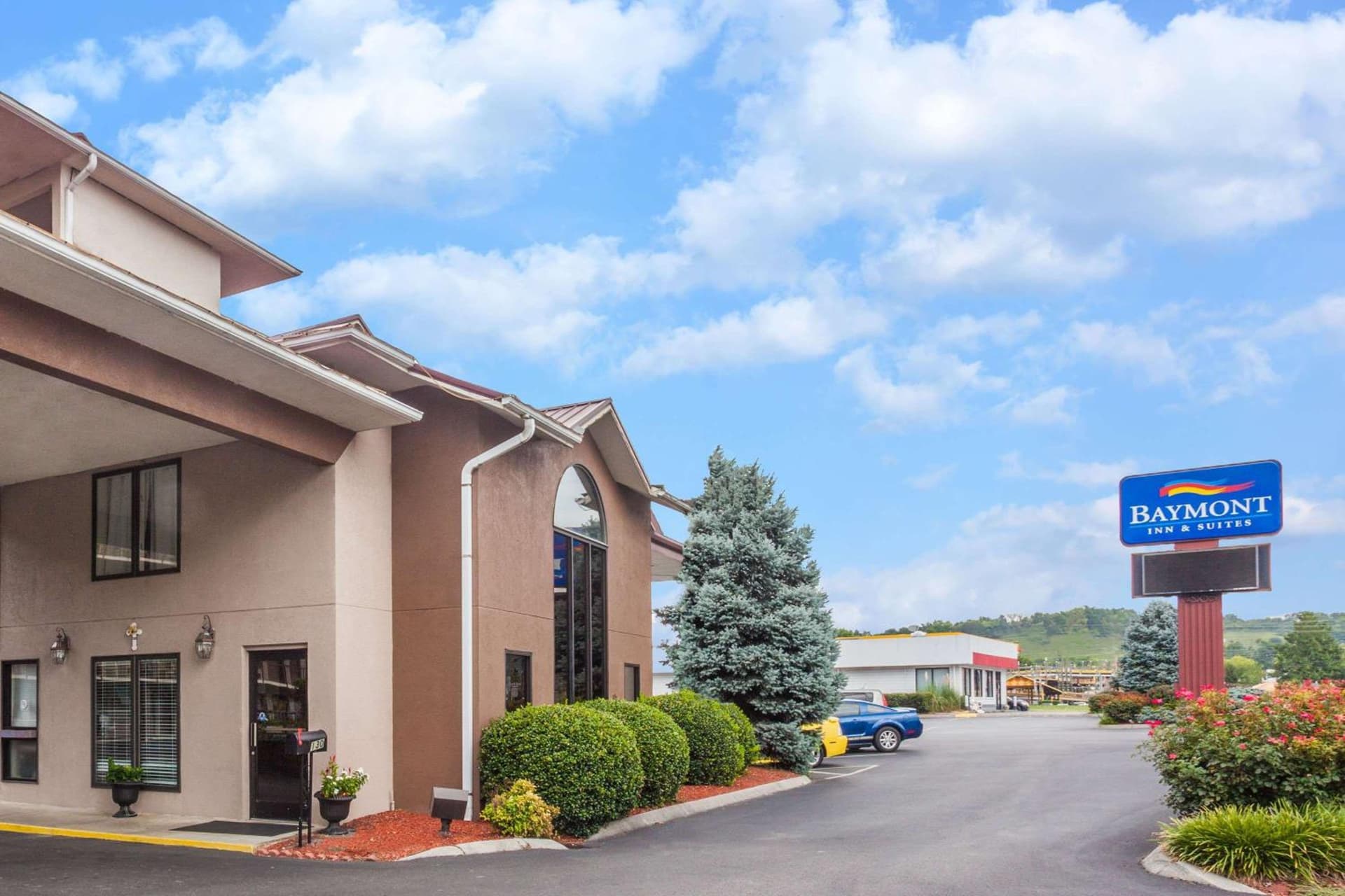 Baymont by Wyndham Pigeon Forge near Island Drive featured exterior or lobby in Pigeon Forge, TN — similar hotel
