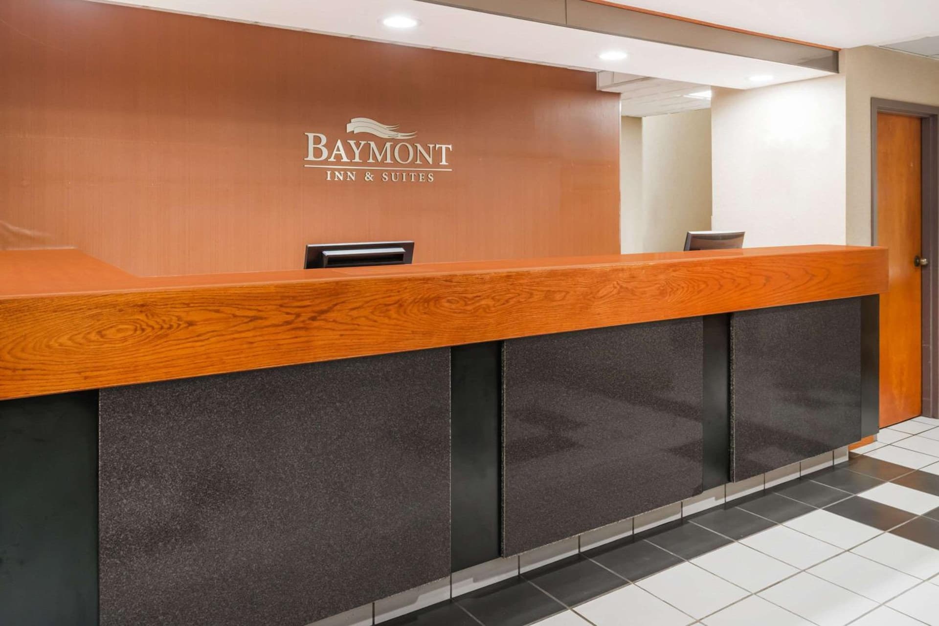 Baymont by Wyndham Clarksville Northeast interior in Clarksville, TN — gallery photo 2